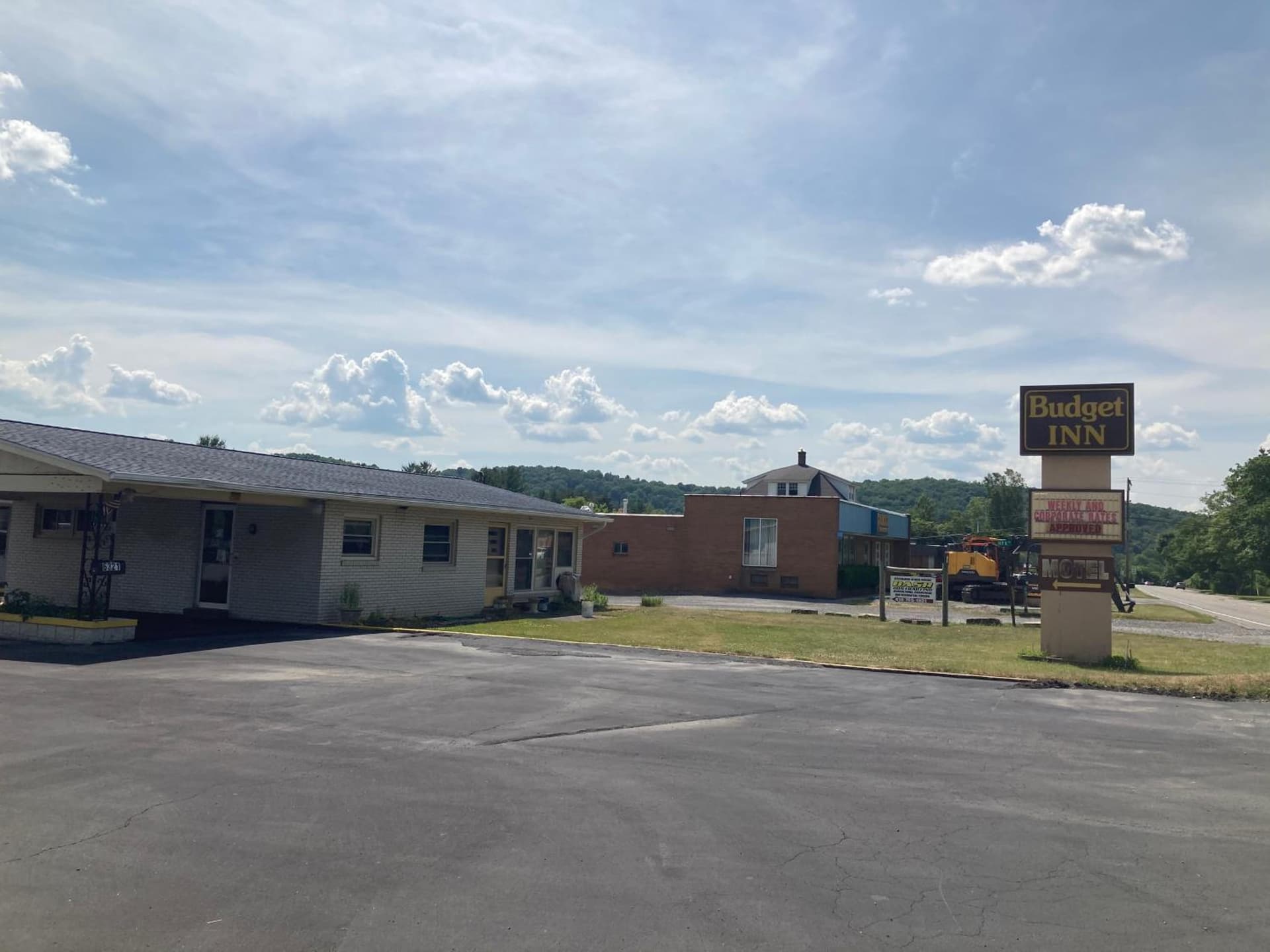 Budget Inn Clearfield PA featured exterior or lobby in Clearfield, PA — similar hotel