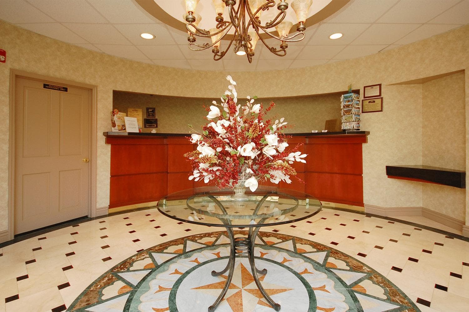Howard Johnson by Wyndham Newburgh property views in Newburgh, NY — gallery photo 3