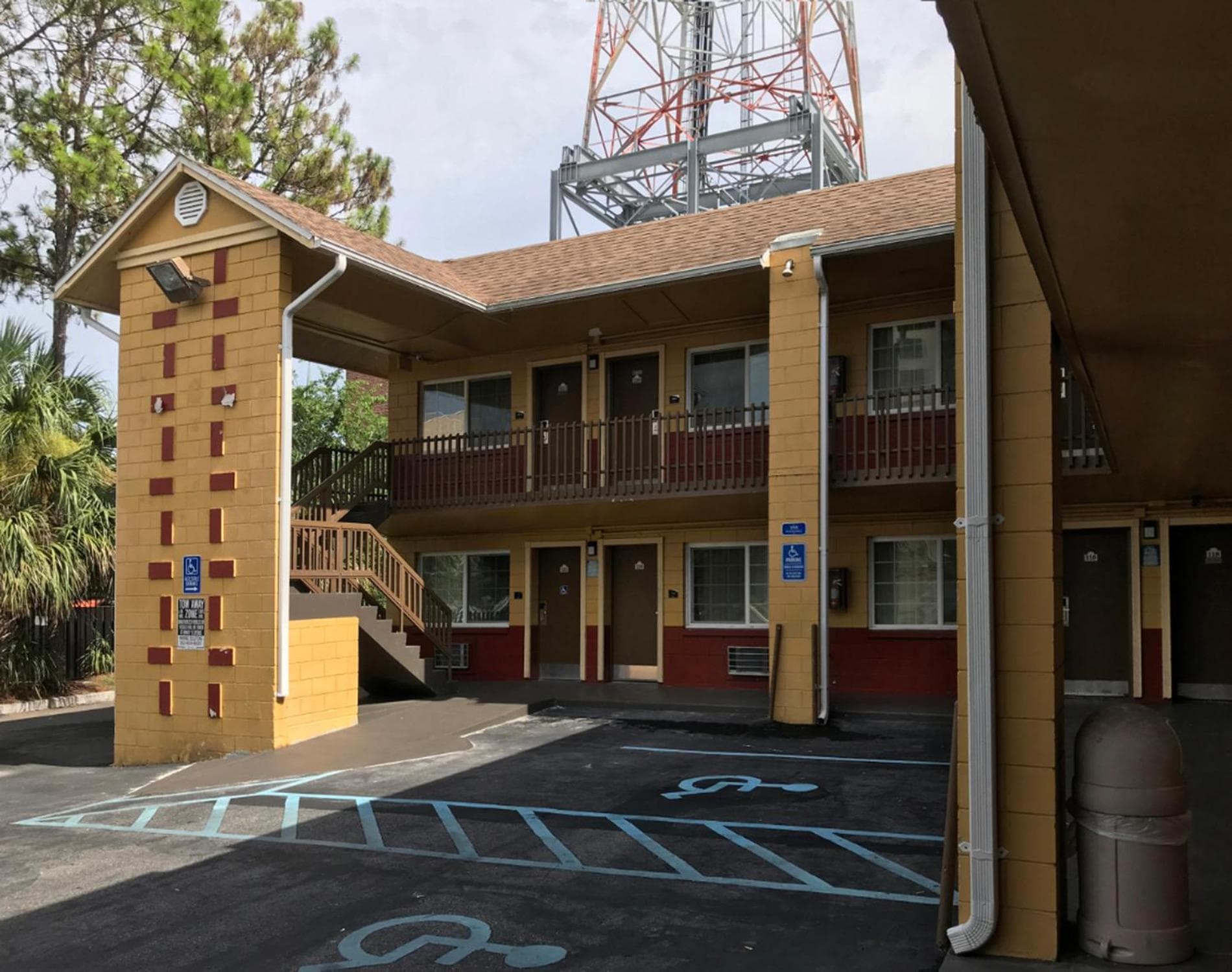 Gainesville Lodge interior in Gainesville, FL — gallery photo 2