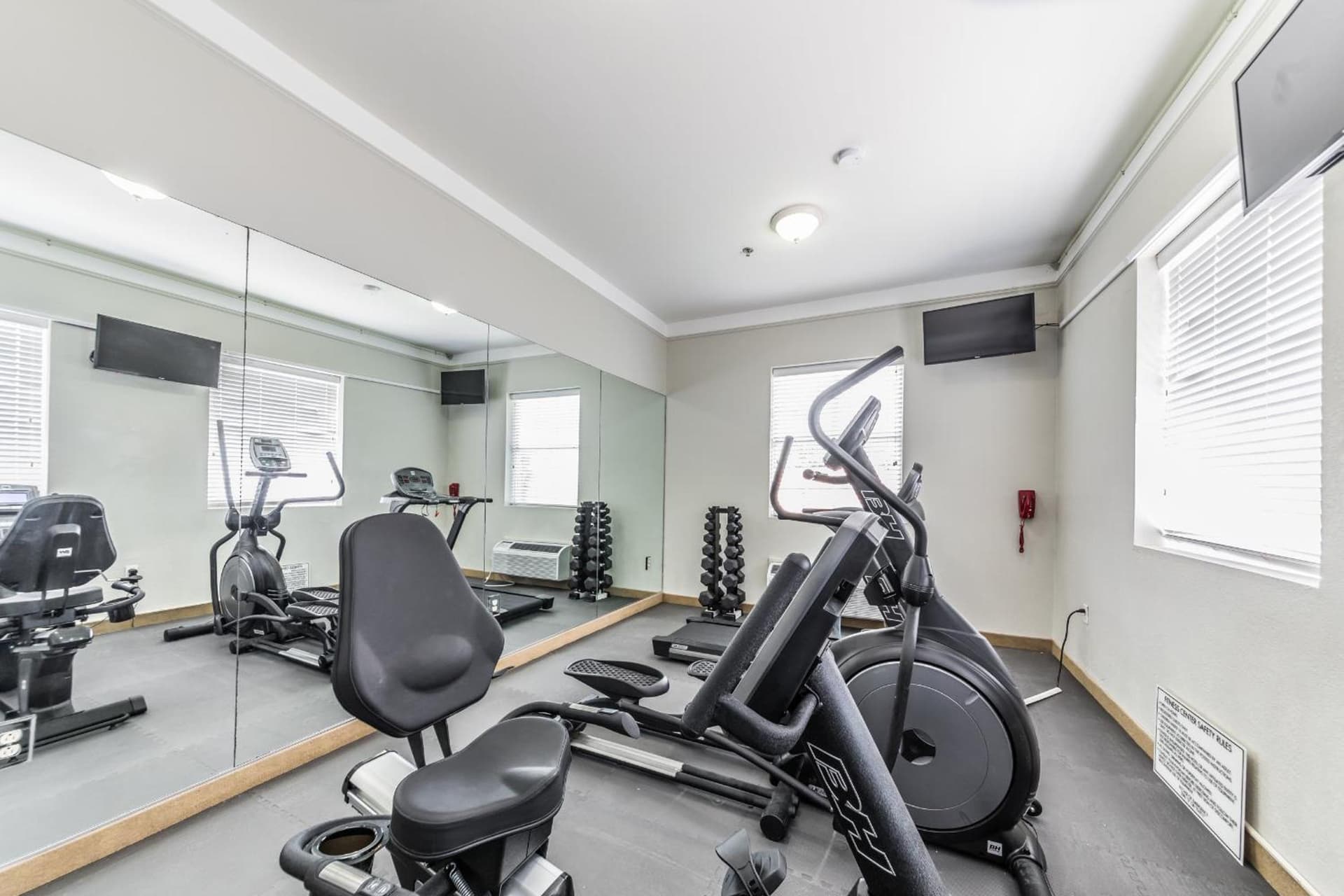 Spark By Hilton Lafayette South interior in Lafayette, LA — gallery photo 2