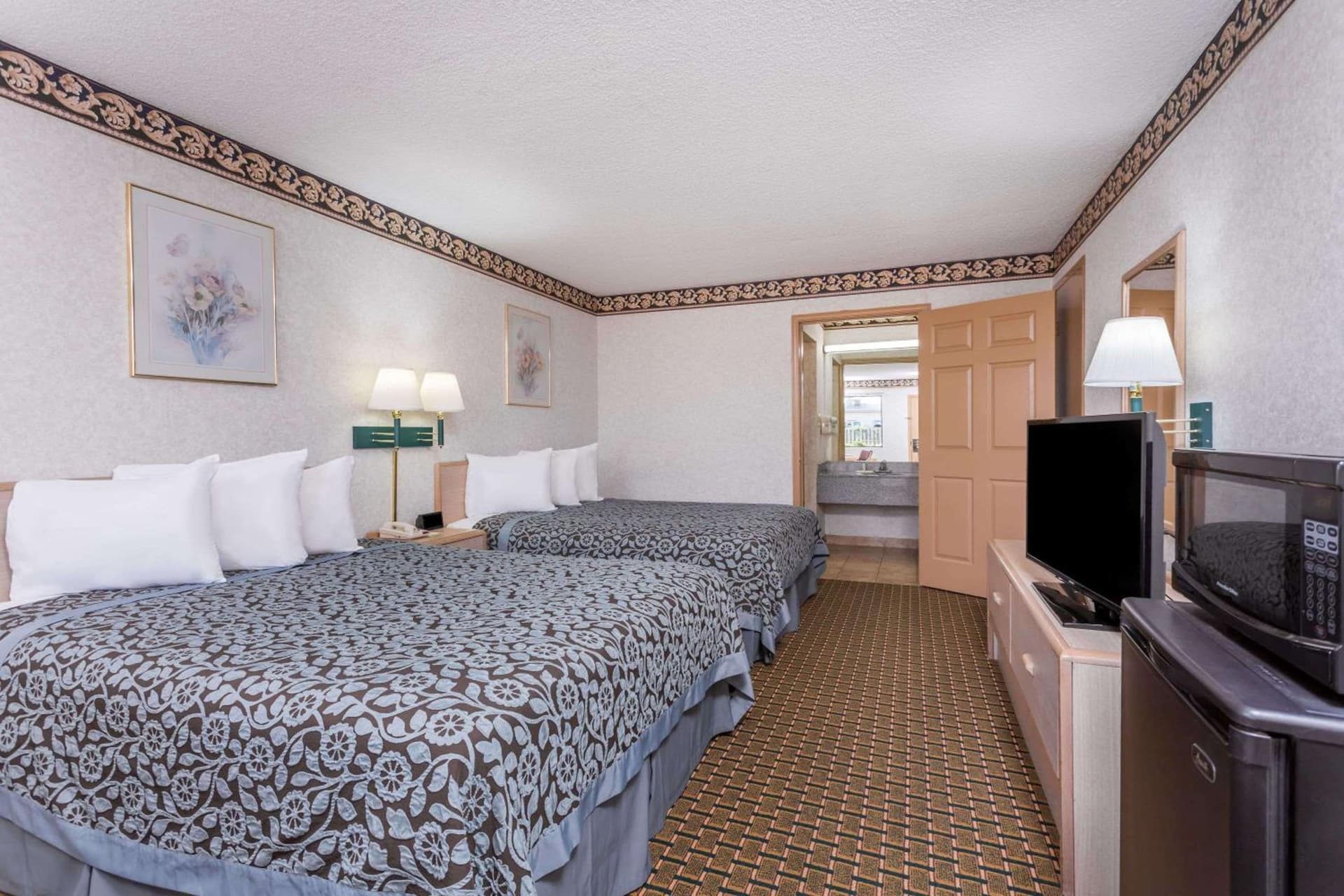 Days Inn by Wyndham Byron gallery photo in Byron, GA — image 18