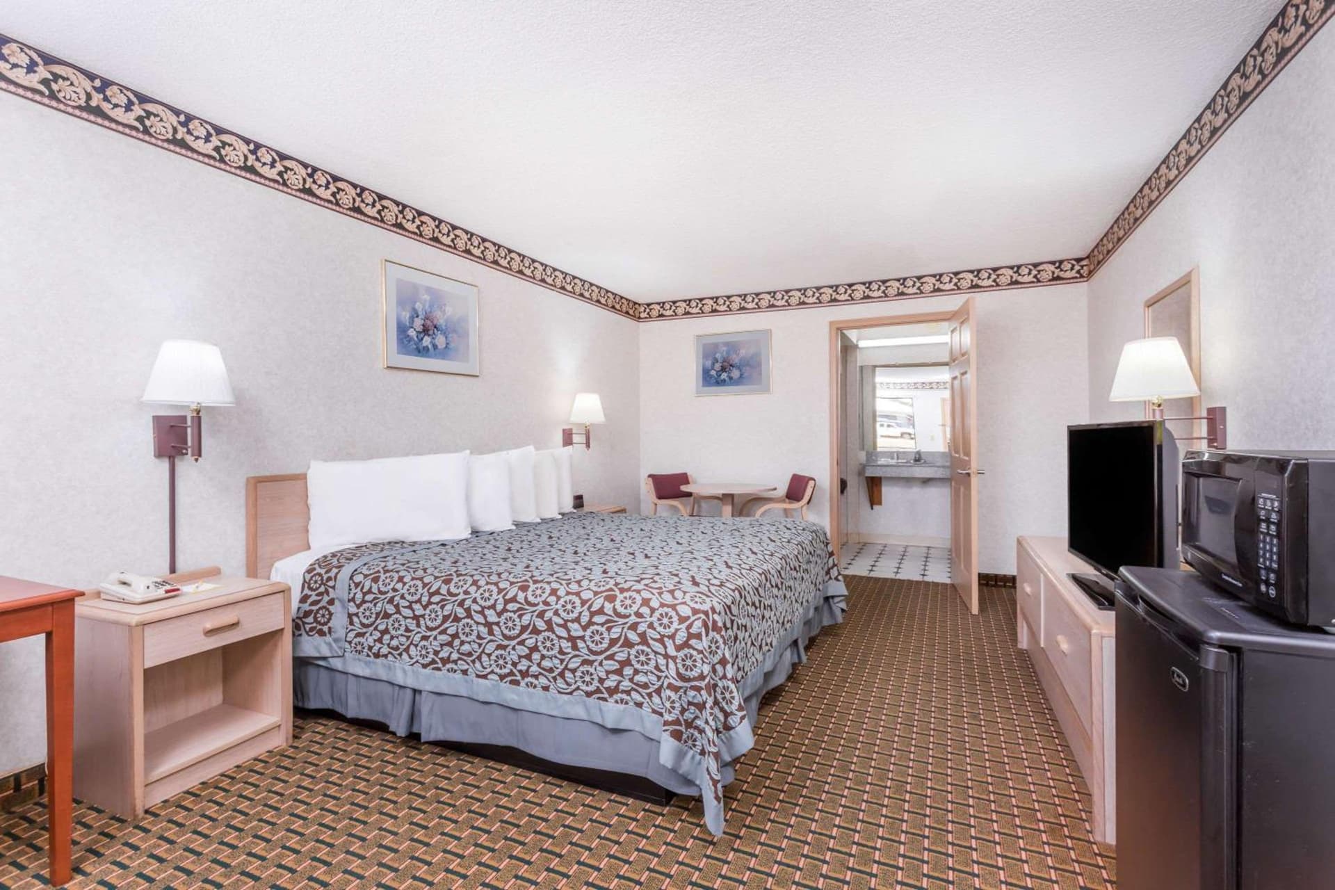 Days Inn by Wyndham Byron gallery photo in Byron, GA — image 4