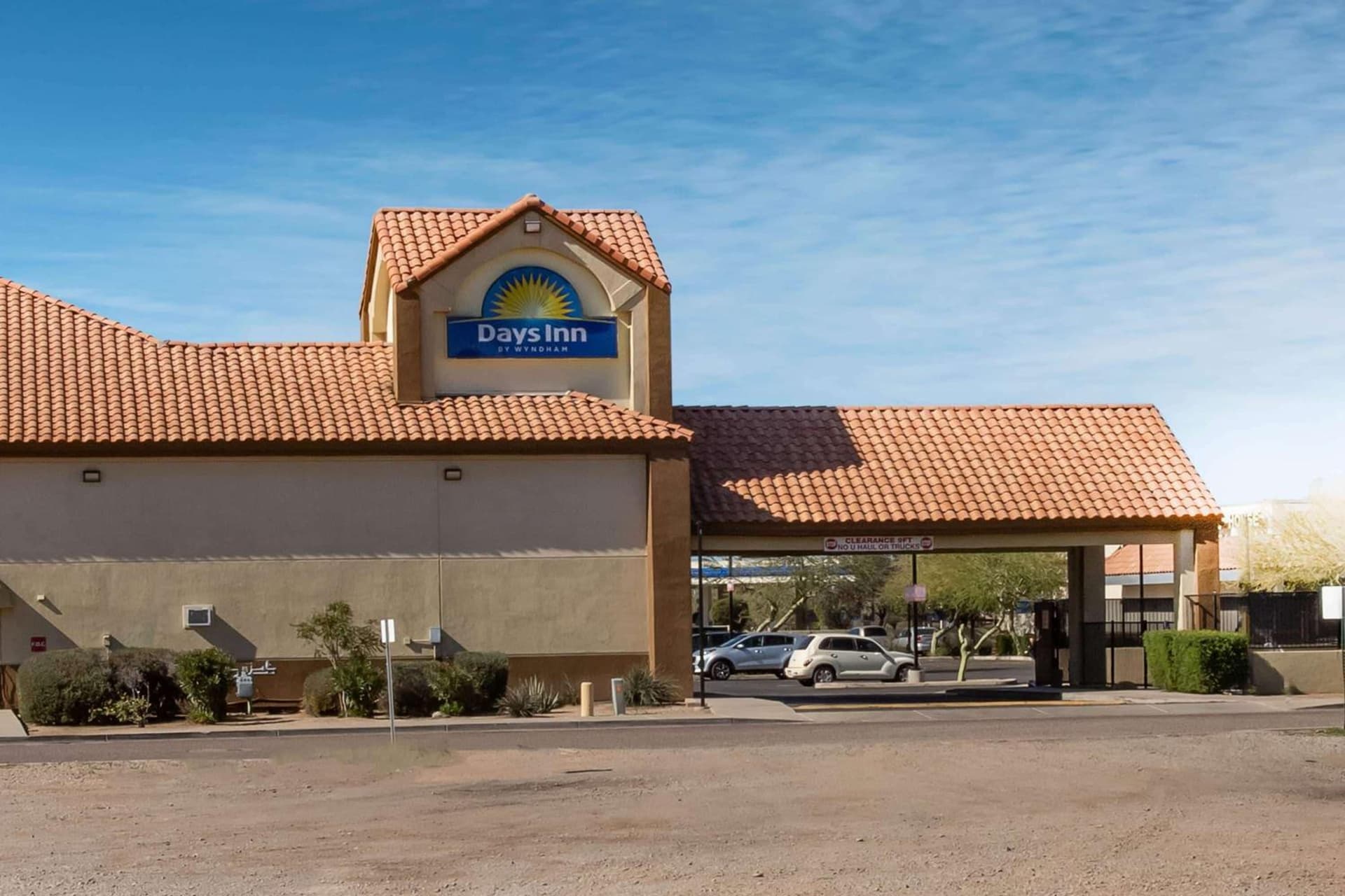 Days Inn by Wyndham Phoenix North interior in Phoenix, AZ — gallery photo 2