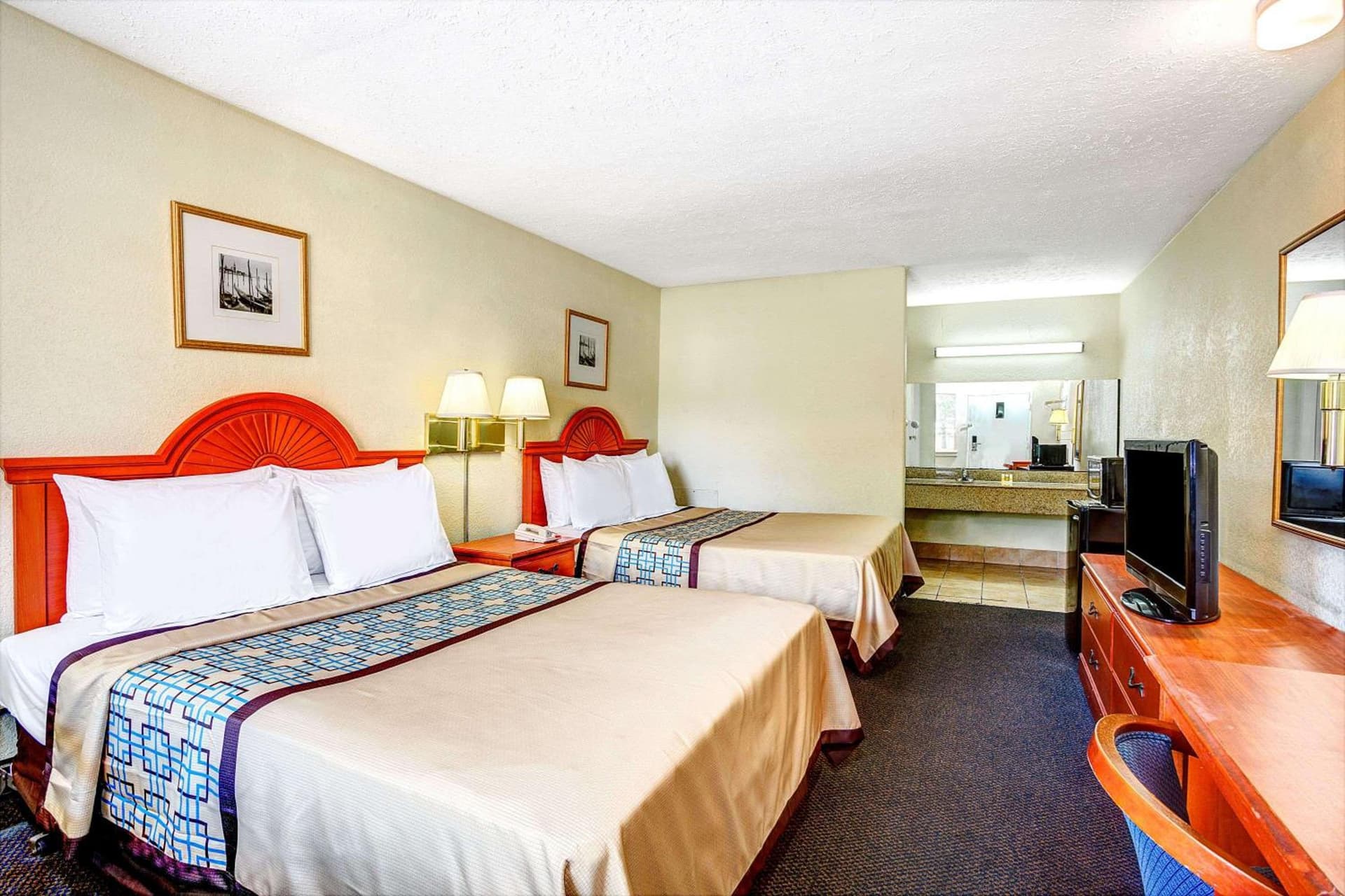 Days Inn by Wyndham Chesapeake gallery photo in Chesapeake, VA — image 14