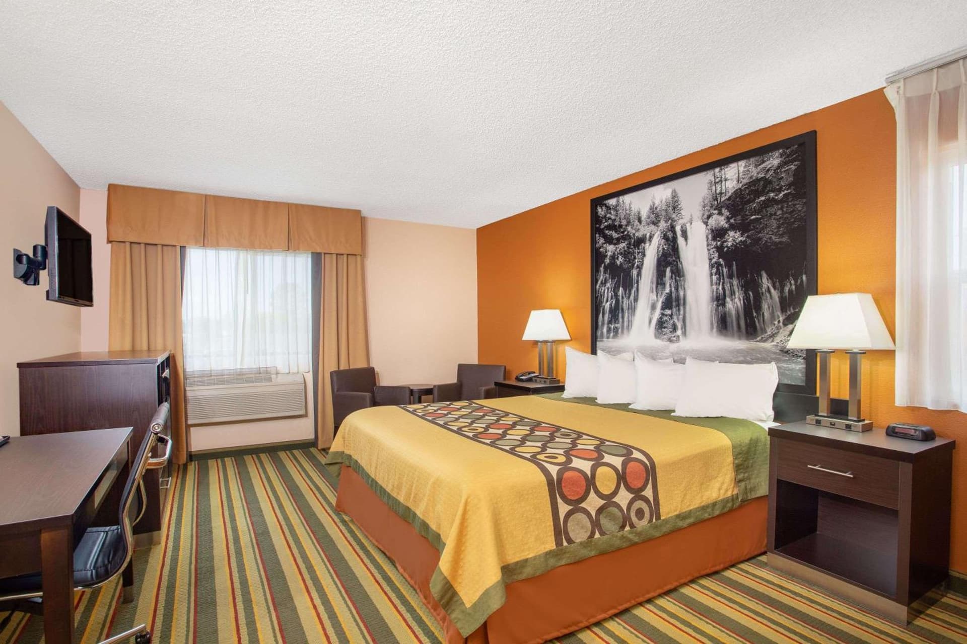 Super 8 by Wyndham Chico gallery photo in Chico, CA — image 19