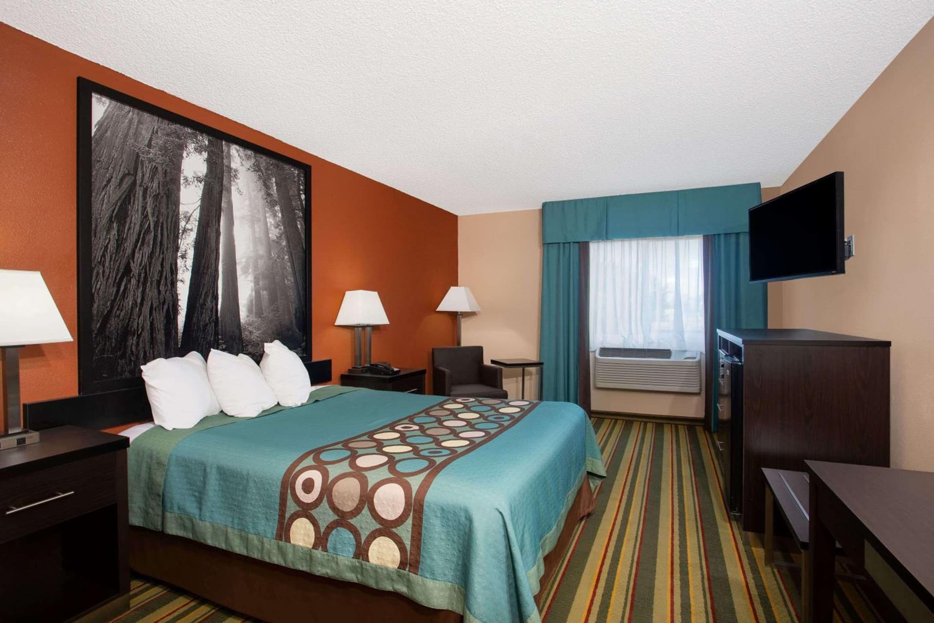 Super 8 by Wyndham Chico gallery photo in Chico, CA — image 27