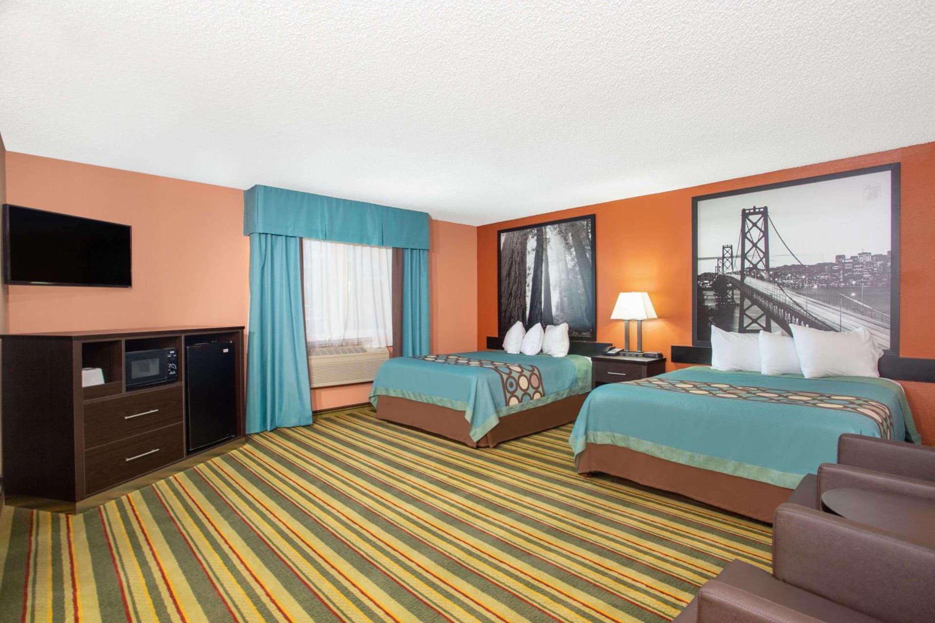 Super 8 by Wyndham Chico gallery photo in Chico, CA — image 28