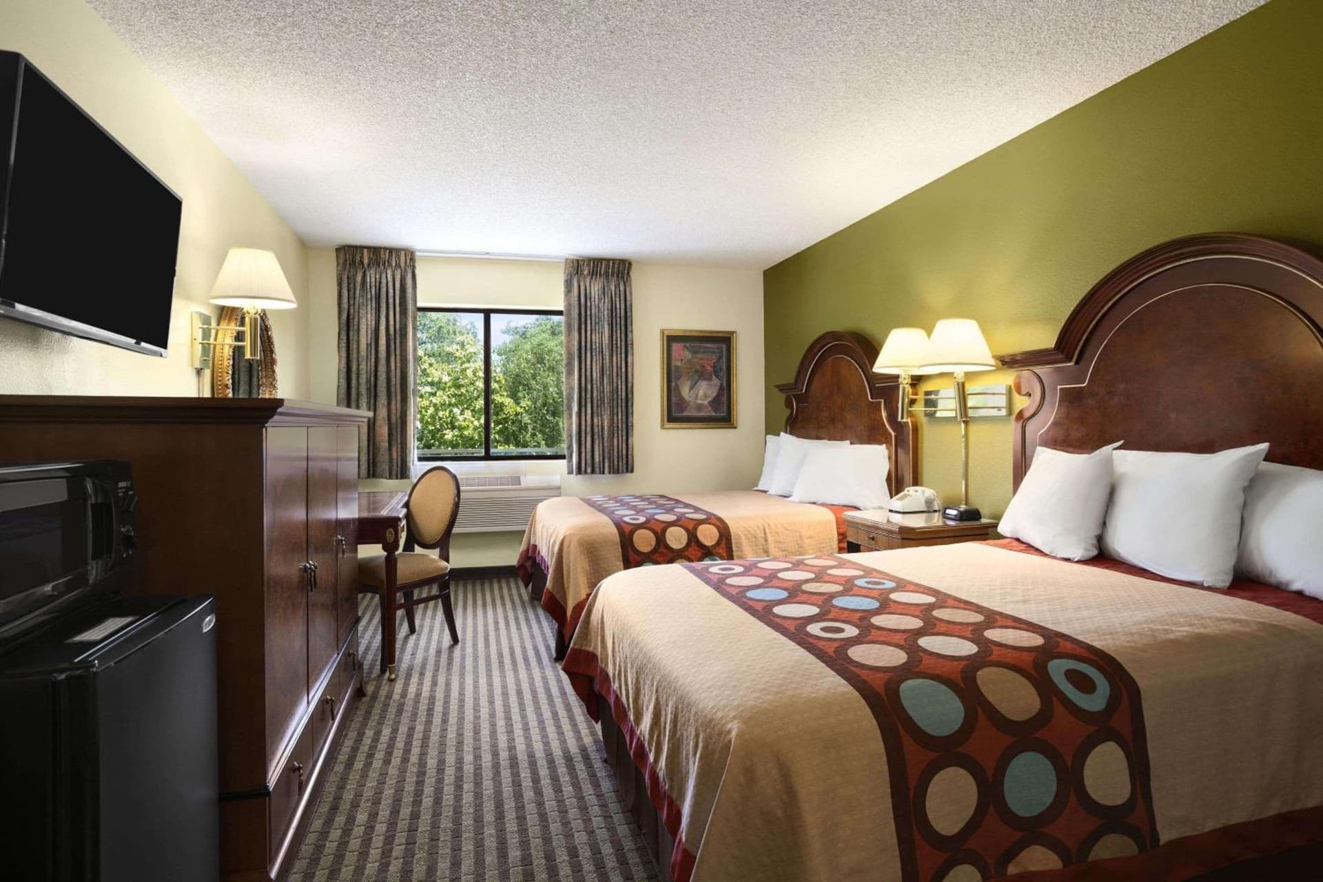 Super 8 by Wyndham Chico gallery photo in Chico, CA — image 22