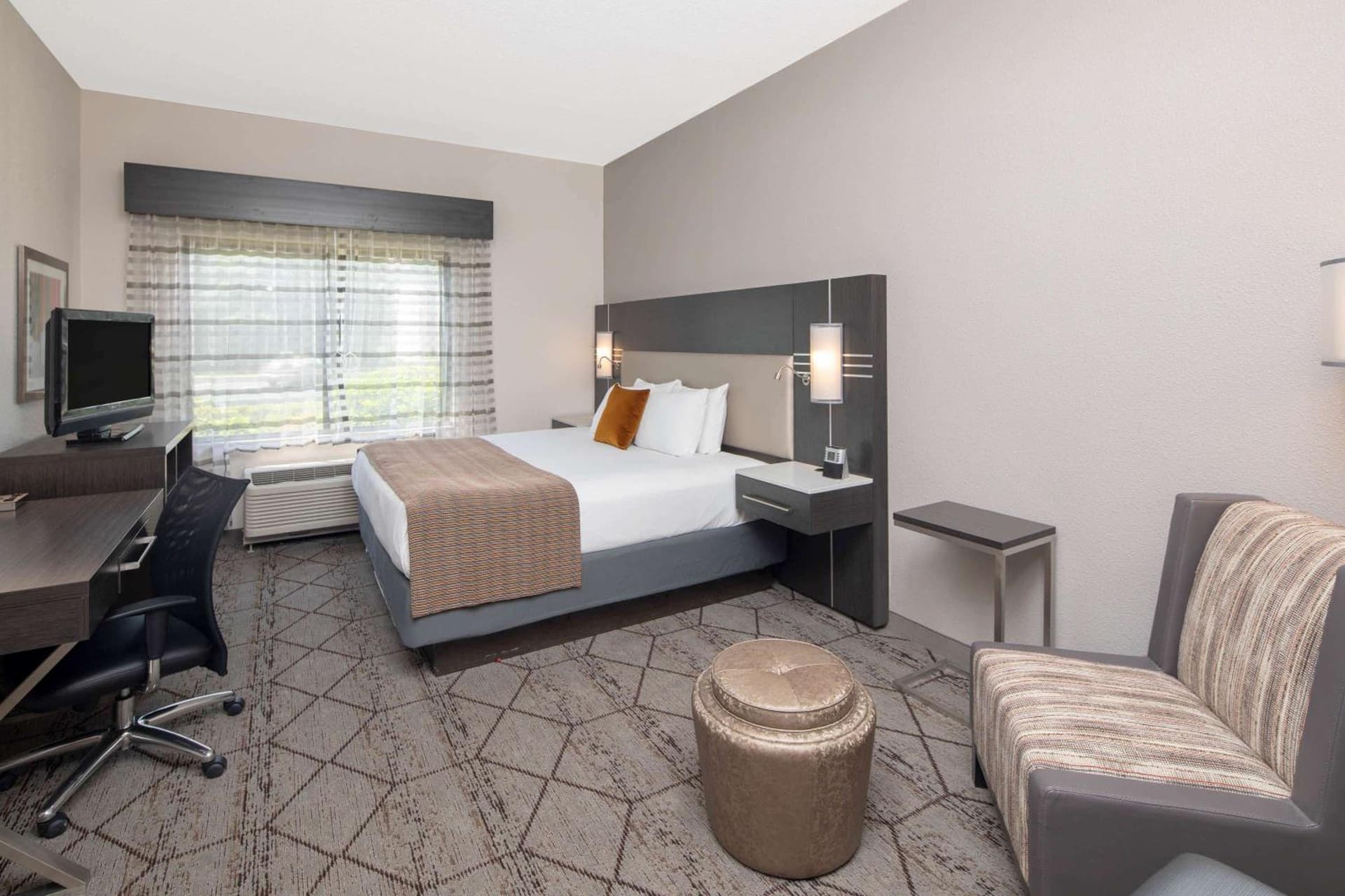 Wingate by Wyndham Greenville Airport gallery photo in Greenville, SC — image 26