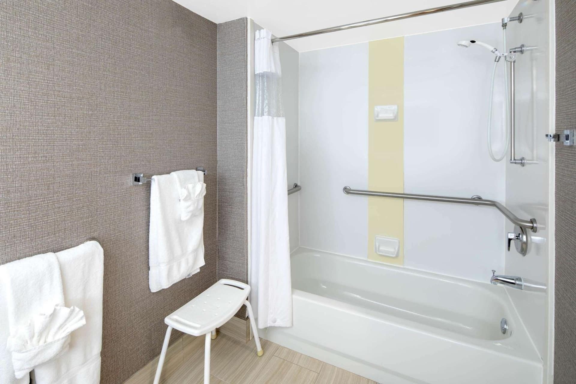 Wingate by Wyndham Greenville Airport gallery photo in Greenville, SC — image 41