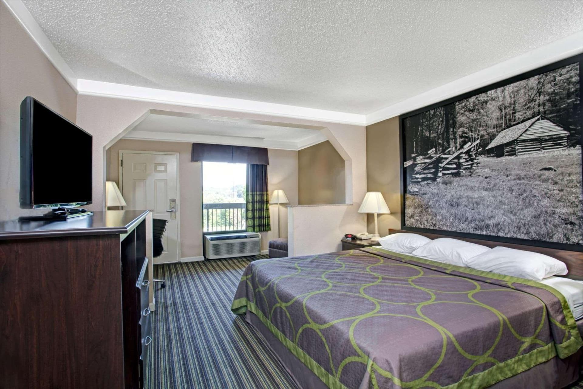 Super 8 by Wyndham Knoxville East gallery photo in Knoxville, TN — image 21