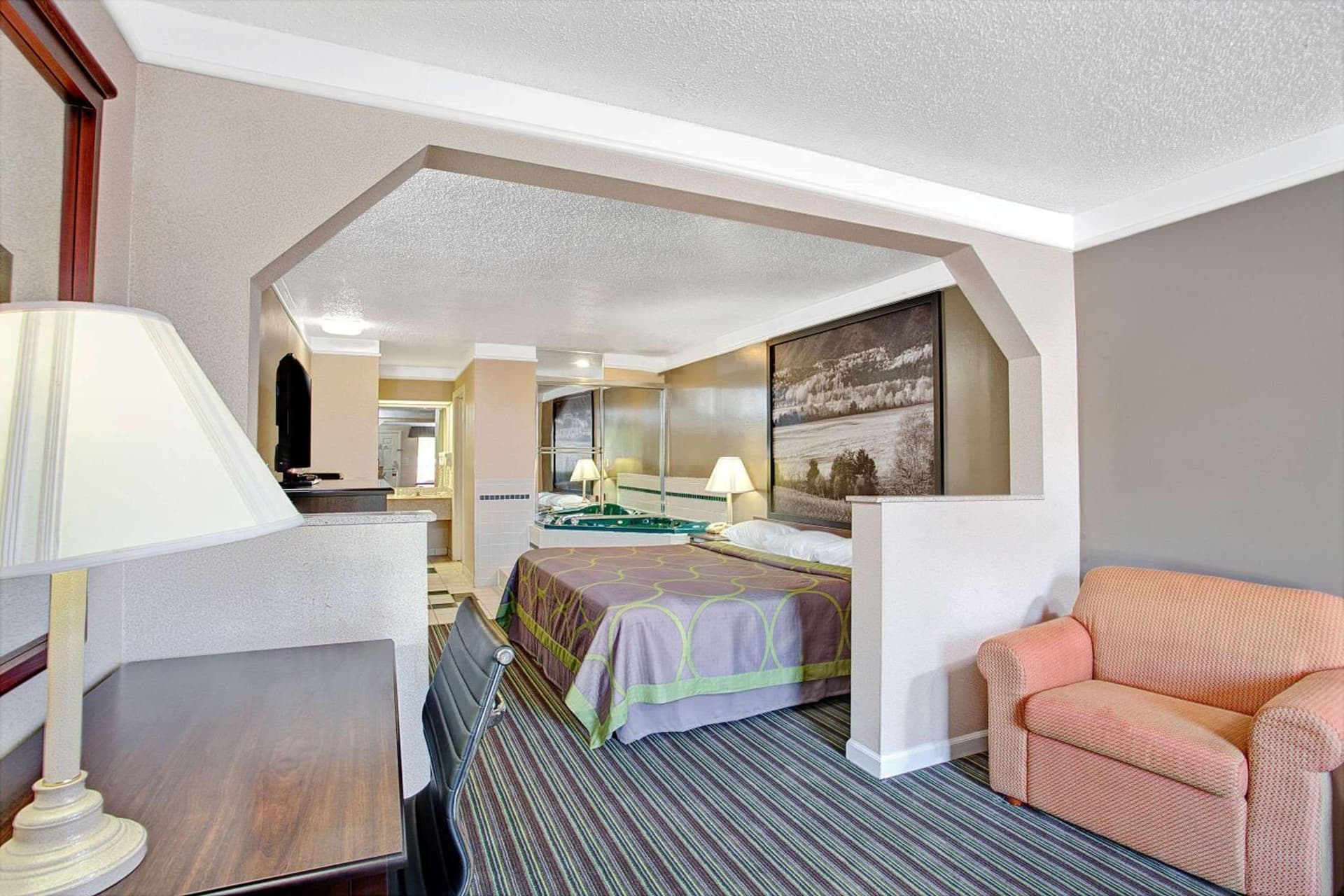 Super 8 by Wyndham Knoxville East gallery photo in Knoxville, TN — image 17