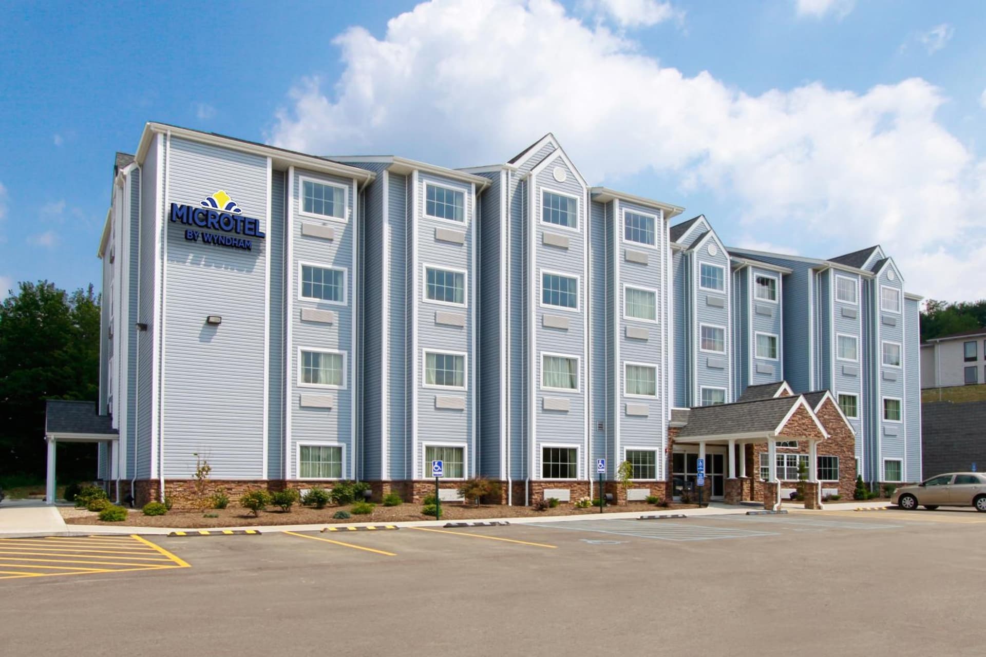 Microtel Inn & Suites by Wyndham Waynesburg — hotel in Waynesburg, Pennsylvania