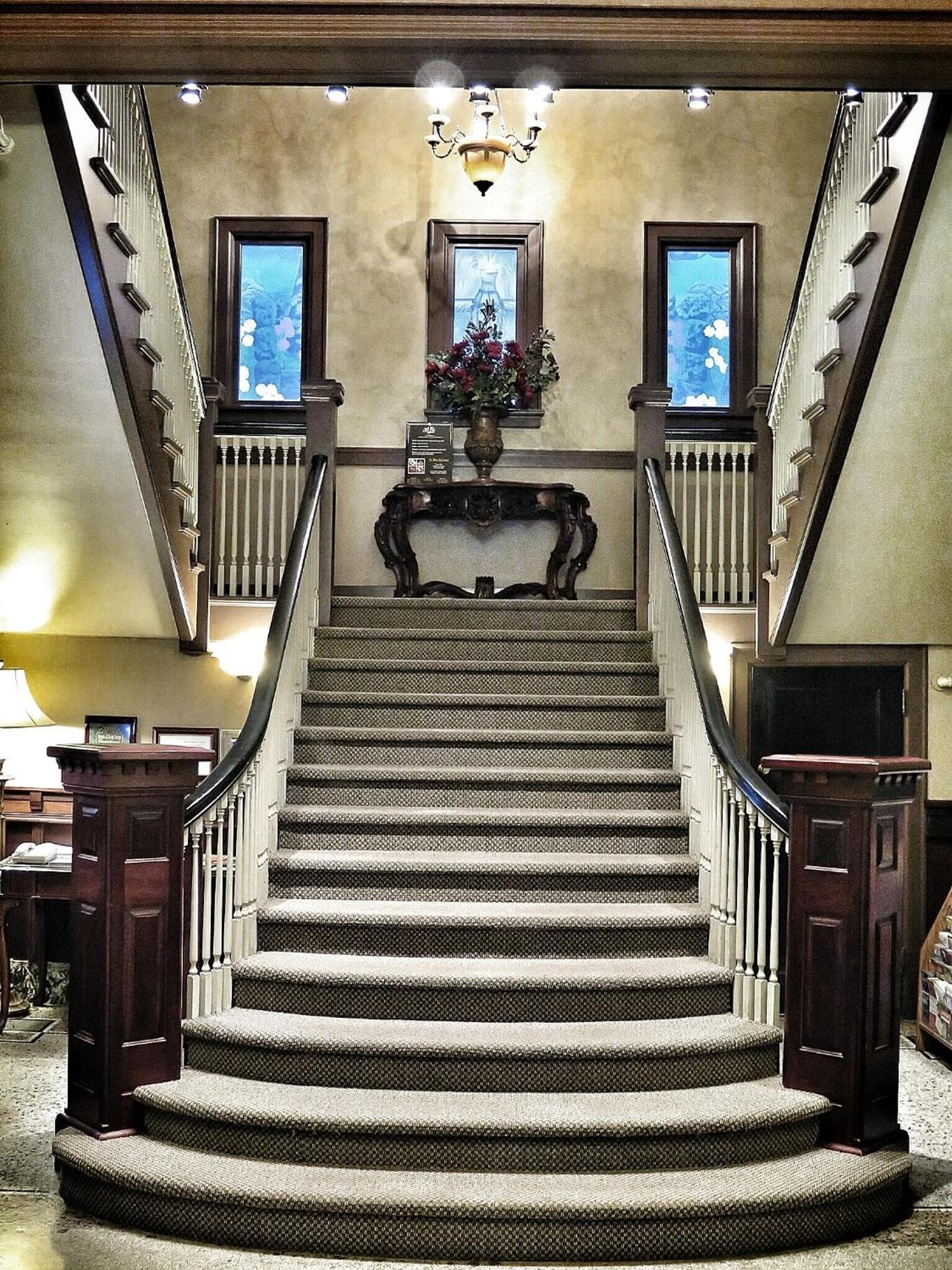 MarQueen Hotel - NEWLY RENOVATED gallery photo in Seattle, WA — image 12