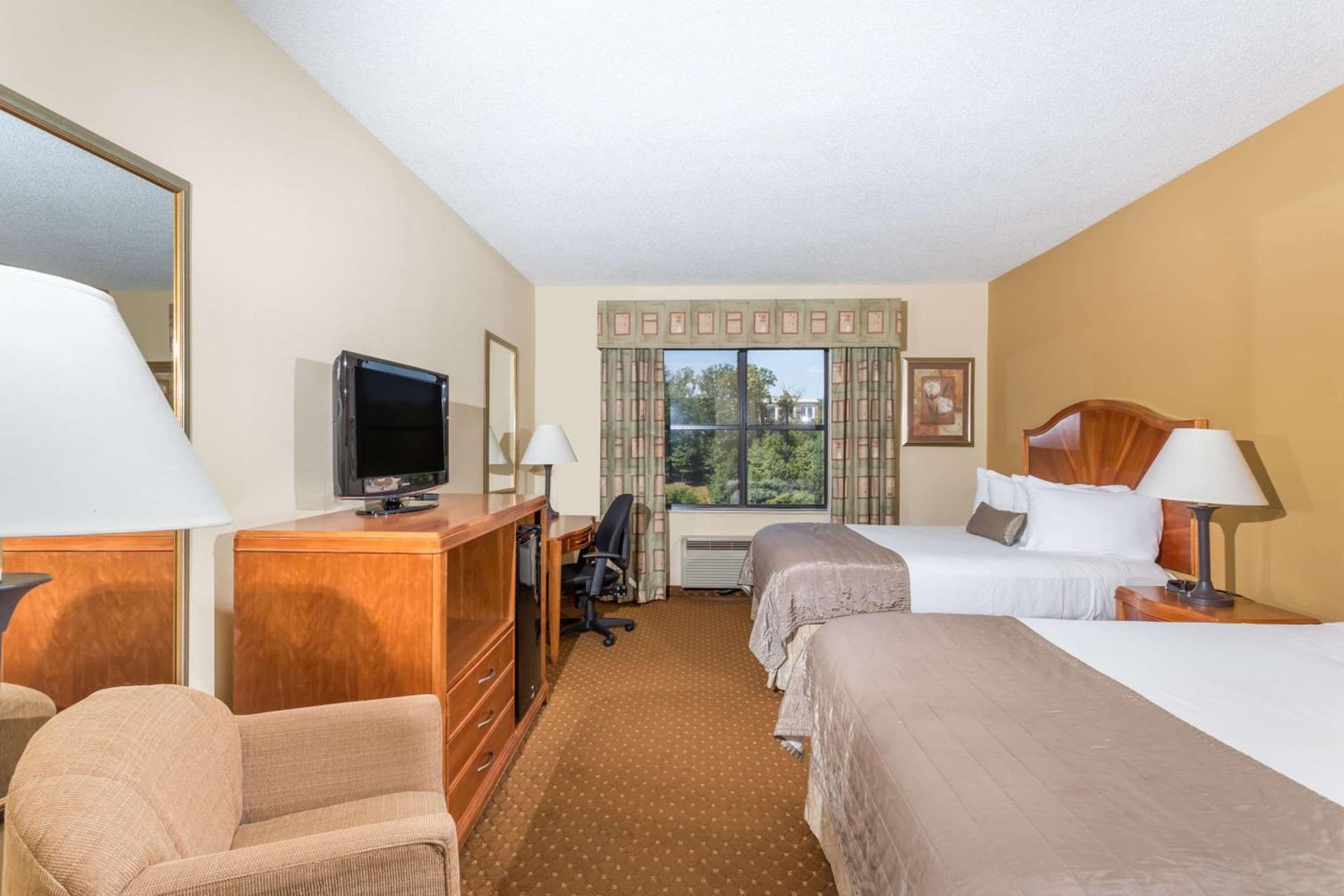 Baymont by Wyndham Asheville/Biltmore gallery photo in Asheville, NC — image 14