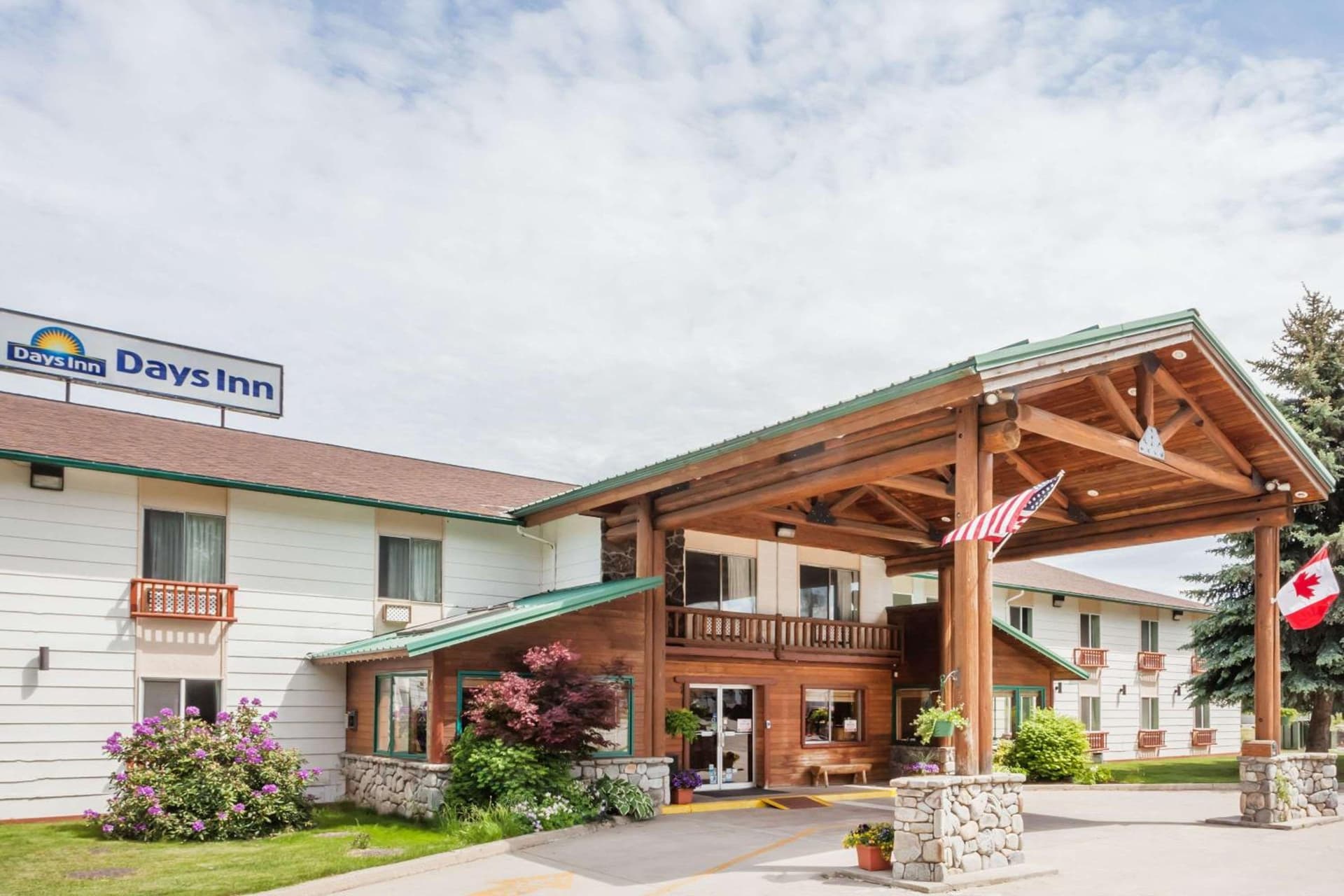 Sandpoint Inn featured exterior or lobby in Ponderay, ID — similar hotel