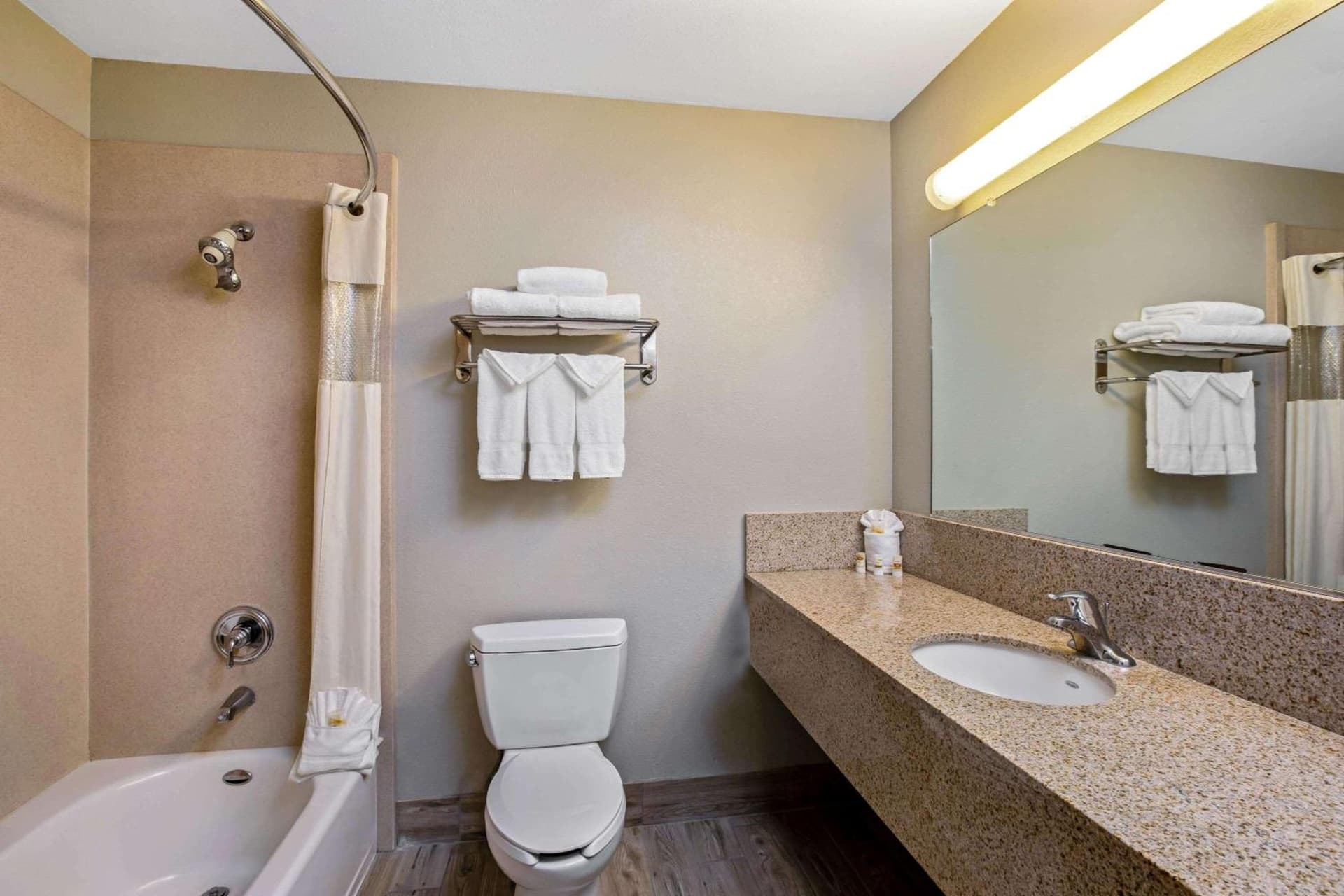 La Quinta by Wyndham Manteca - Ripon gallery photo in Ripon, CA — image 6