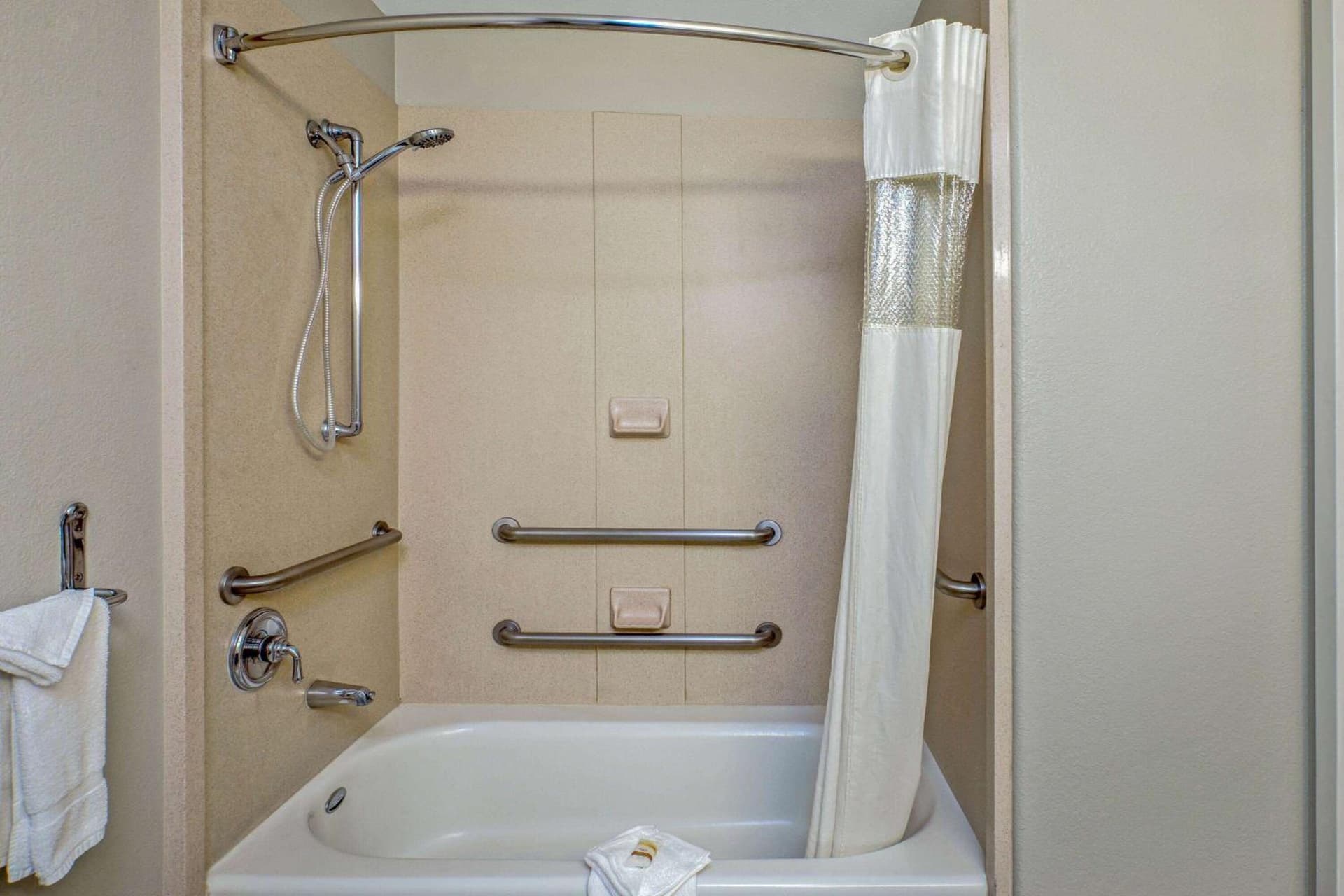 La Quinta by Wyndham Manteca - Ripon gallery photo in Ripon, CA — image 17