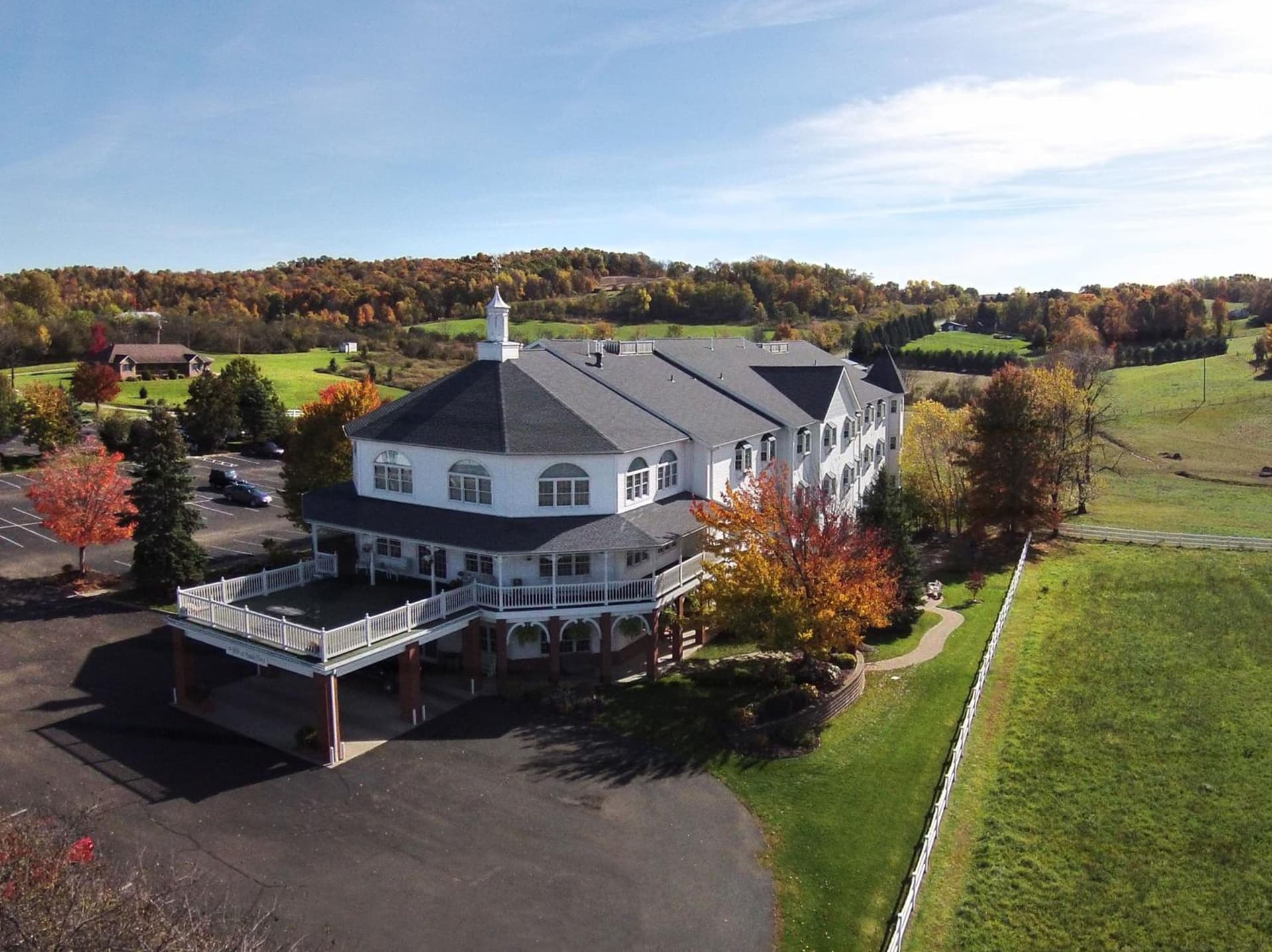 Inn at Amish Door featured exterior or lobby in Wilmot, OH — similar hotel