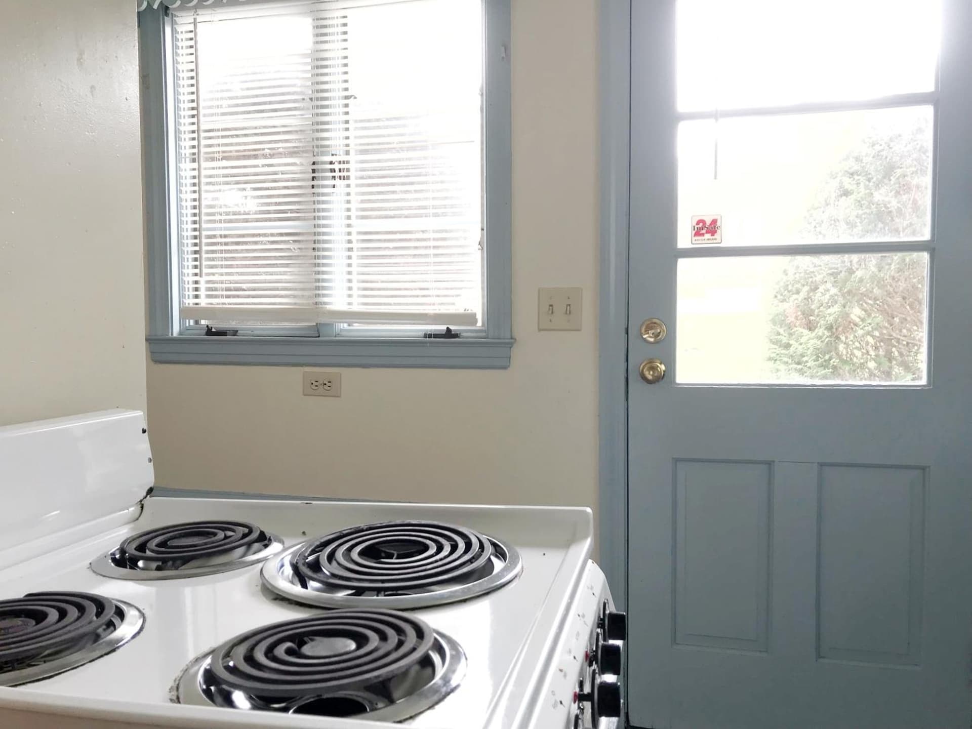 1950s Charm In The Heart Of Waterbury gallery photo in Waterbury, CT — image 24