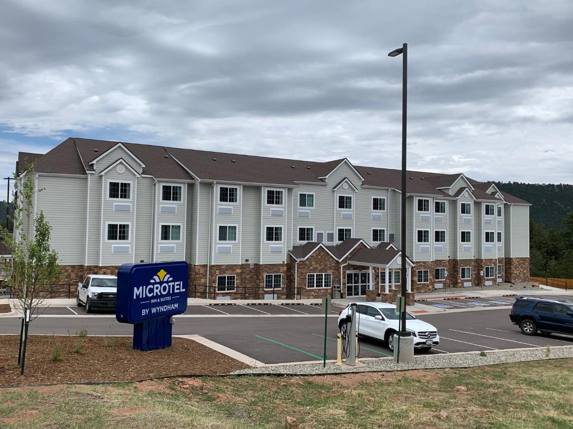 Microtel Inn & Suites by Wyndham Woodland Park interior in Woodland Park, CO — gallery photo 2
