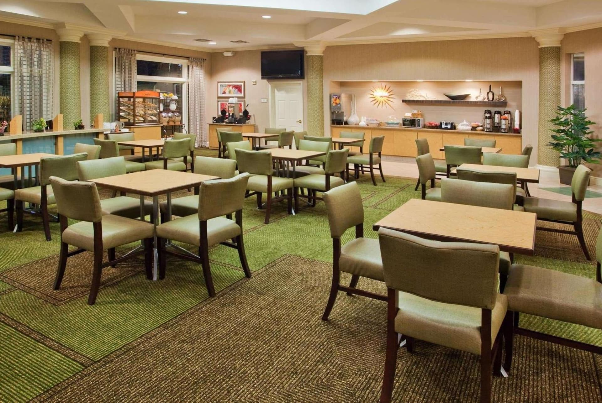 La Quinta by Wyndham Haywood Mall-Near Greenville Downtown gallery photo in Greenville, SC — image 5