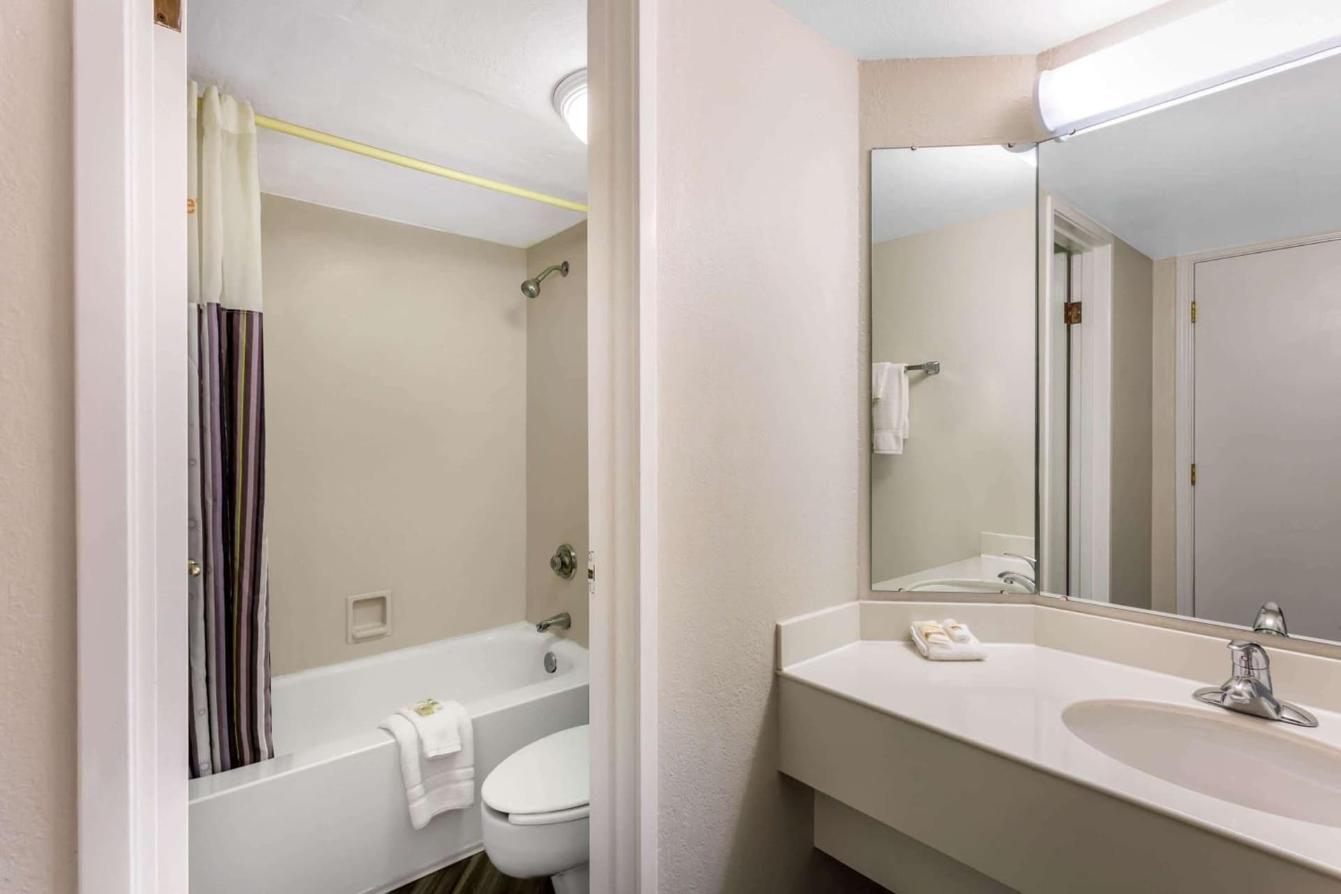 La Quinta Inn by Wyndham Odessa gallery photo in Odessa, TX — image 36