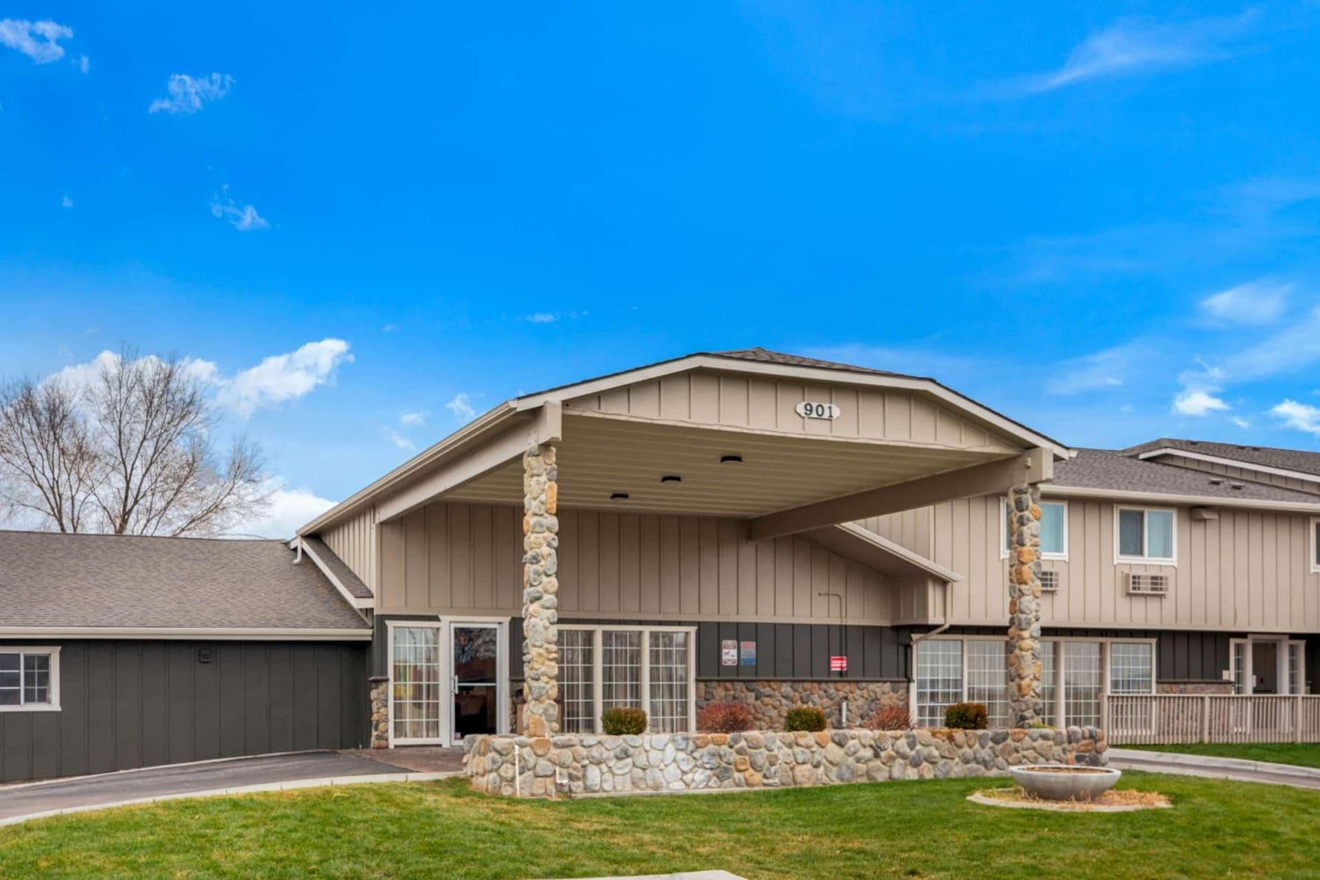 La Quinta Inn by Wyndham Caldwell interior in Caldwell, ID — gallery photo 2