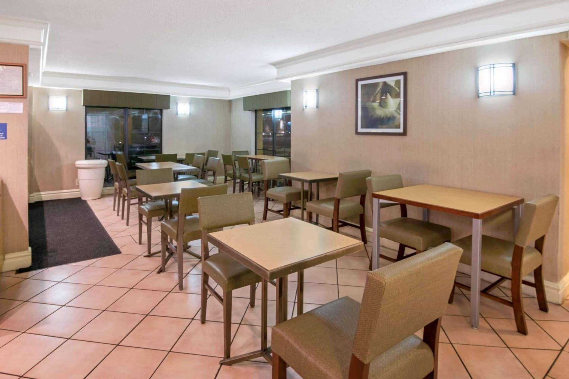 La Quinta Inn by Wyndham San Antonio Market Square gallery photo in San Antonio, TX — image 26