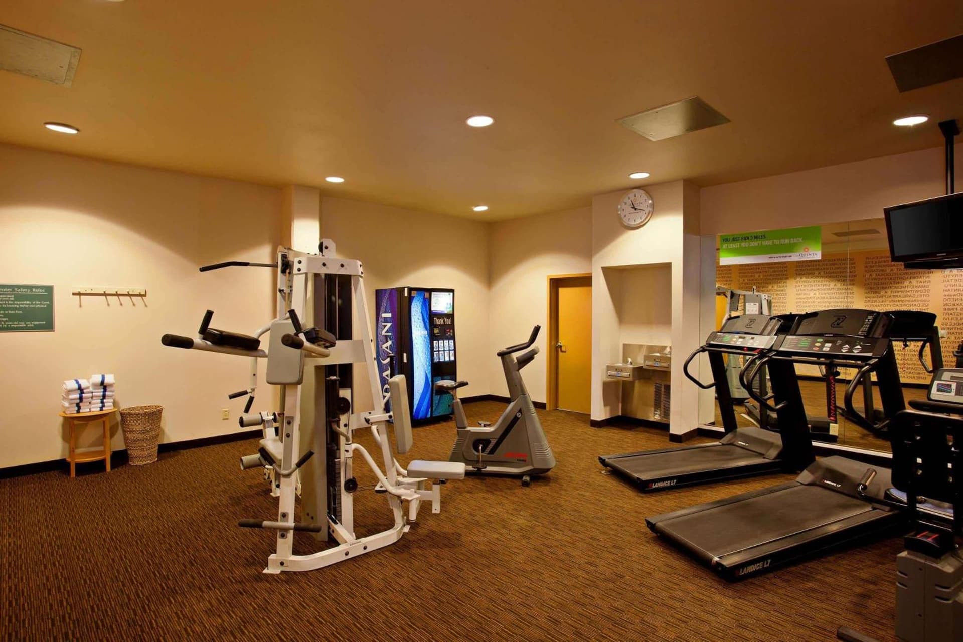La Quinta Inn & Suites by Wyndham Irvine Spectrum gallery photo in Irvine, CA — image 8