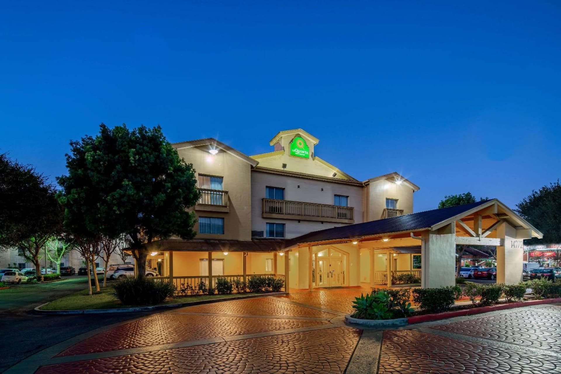 La Quinta Inn & Suites by Wyndham Irvine Spectrum property views in Irvine, CA — gallery photo 3