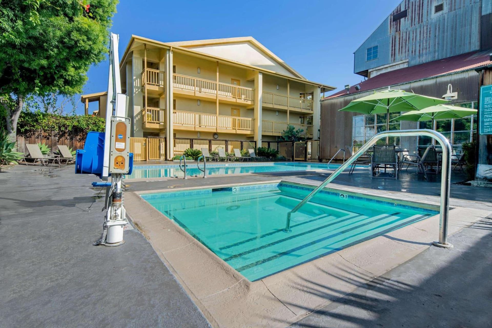 La Quinta Inn & Suites by Wyndham Irvine Spectrum gallery photo in Irvine, CA — image 5