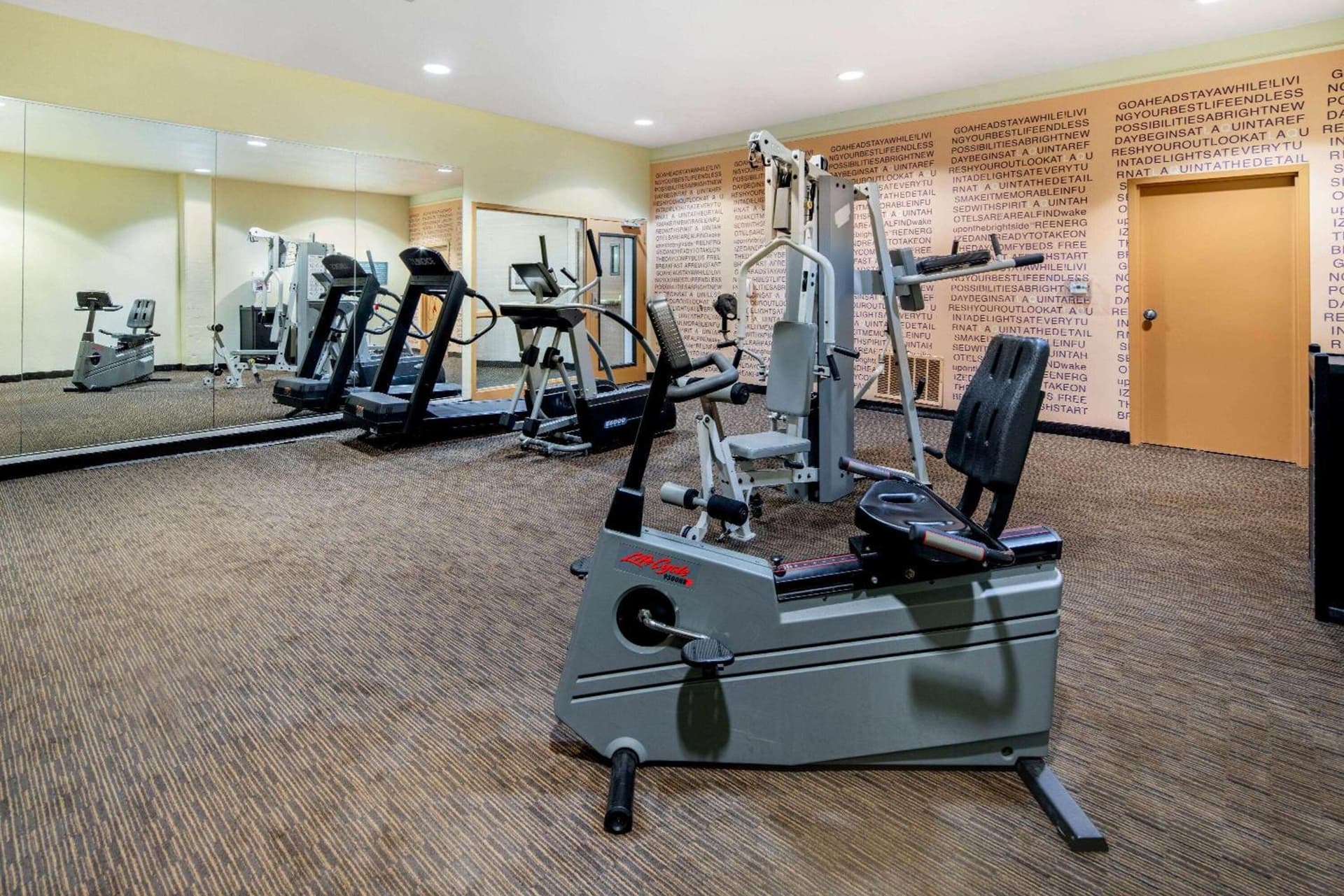 La Quinta Inn & Suites by Wyndham Irvine Spectrum gallery photo in Irvine, CA — image 25