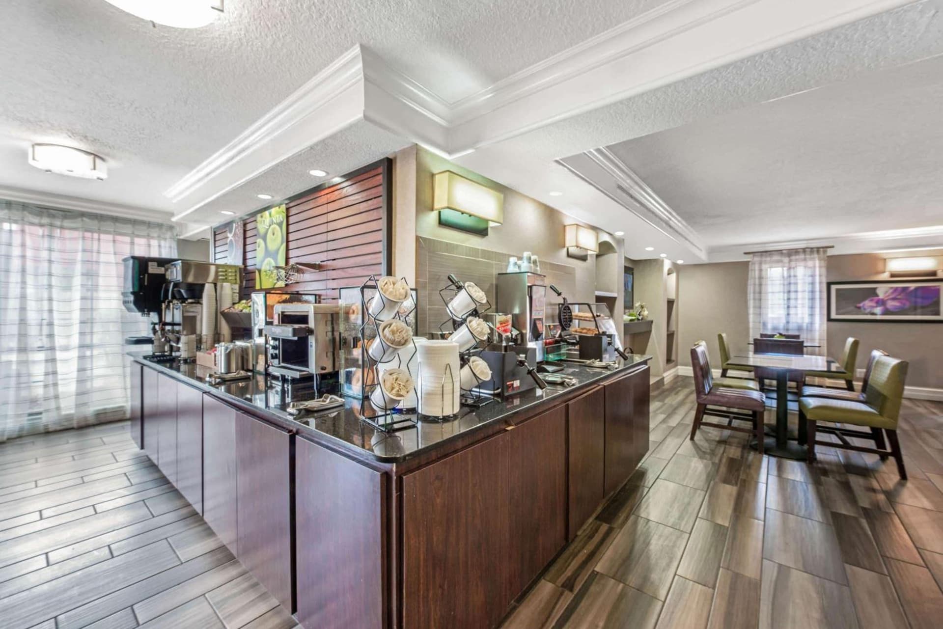 La Quinta Inn by Wyndham Miami Airport North gallery photo in Miami, FL — image 49