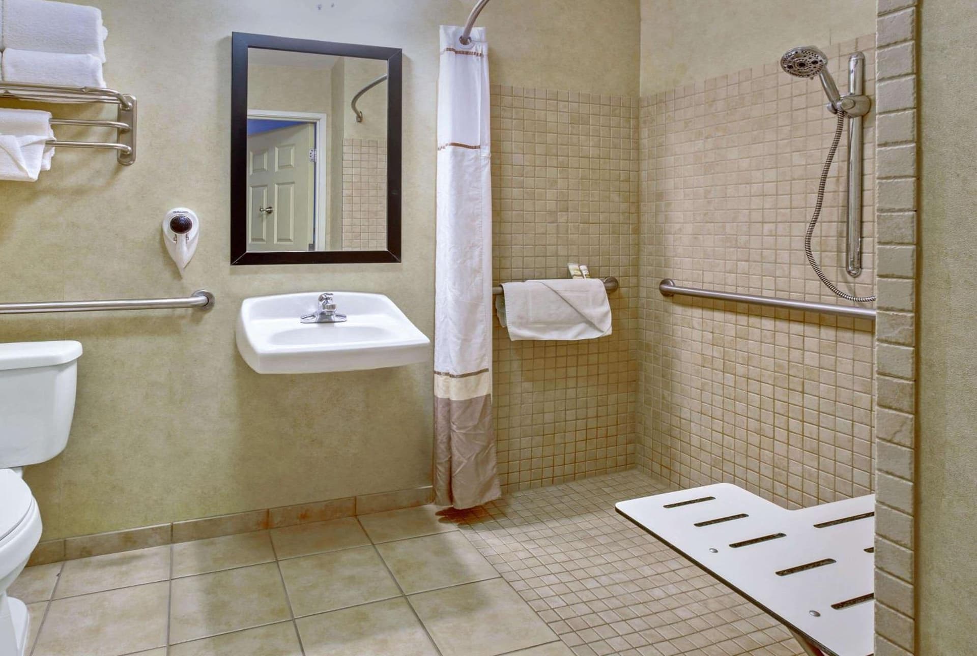 La Quinta by Wyndham Paso Robles gallery photo in Paso Robles, CA — image 35
