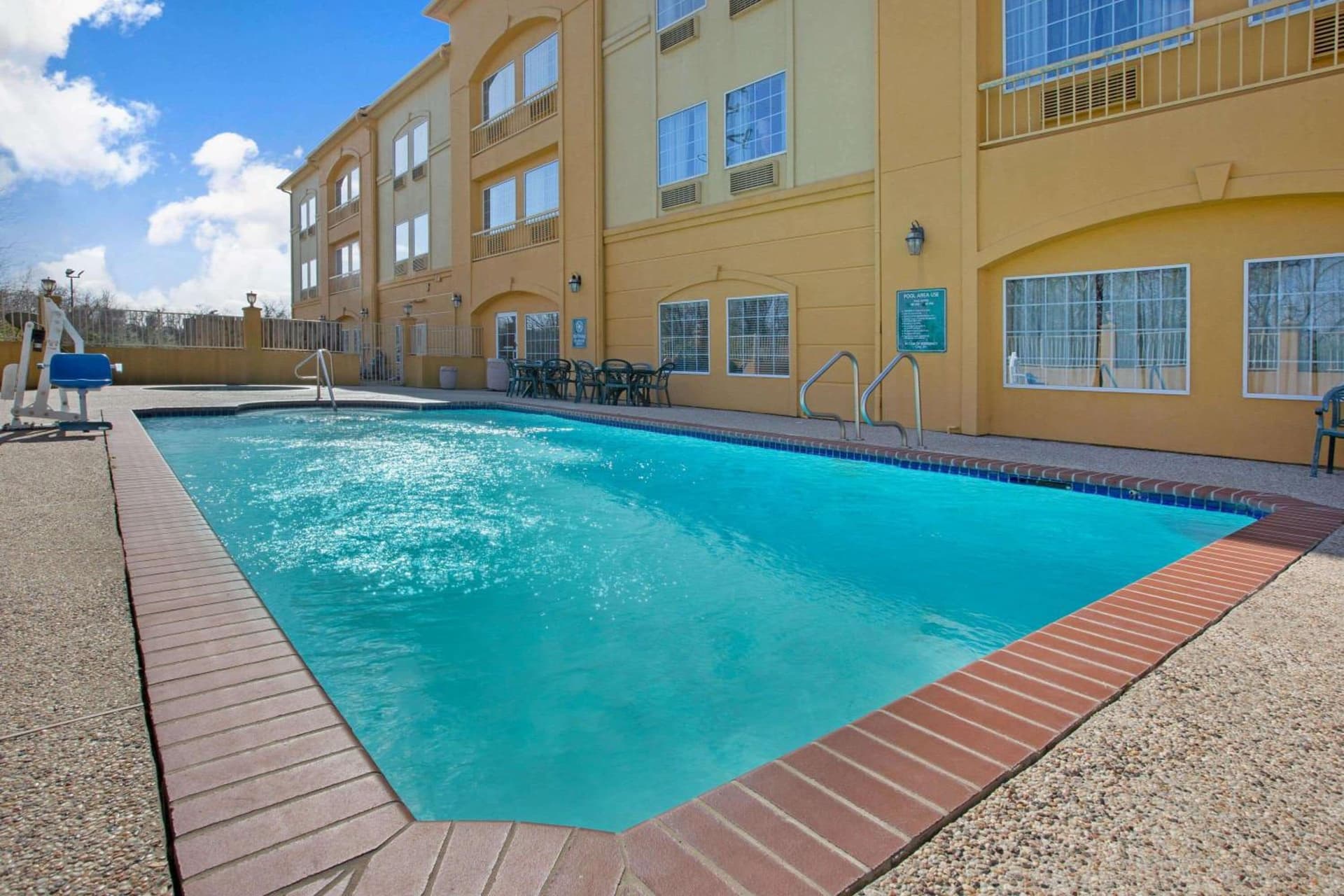 La Quinta by Wyndham Pearland gallery photo in Pearland, TX — image 51