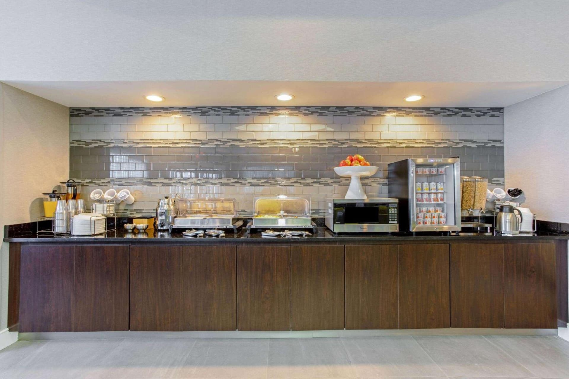 La Quinta Inn & Suites by Wyndham Panama City gallery photo in Panama City, FL — image 8