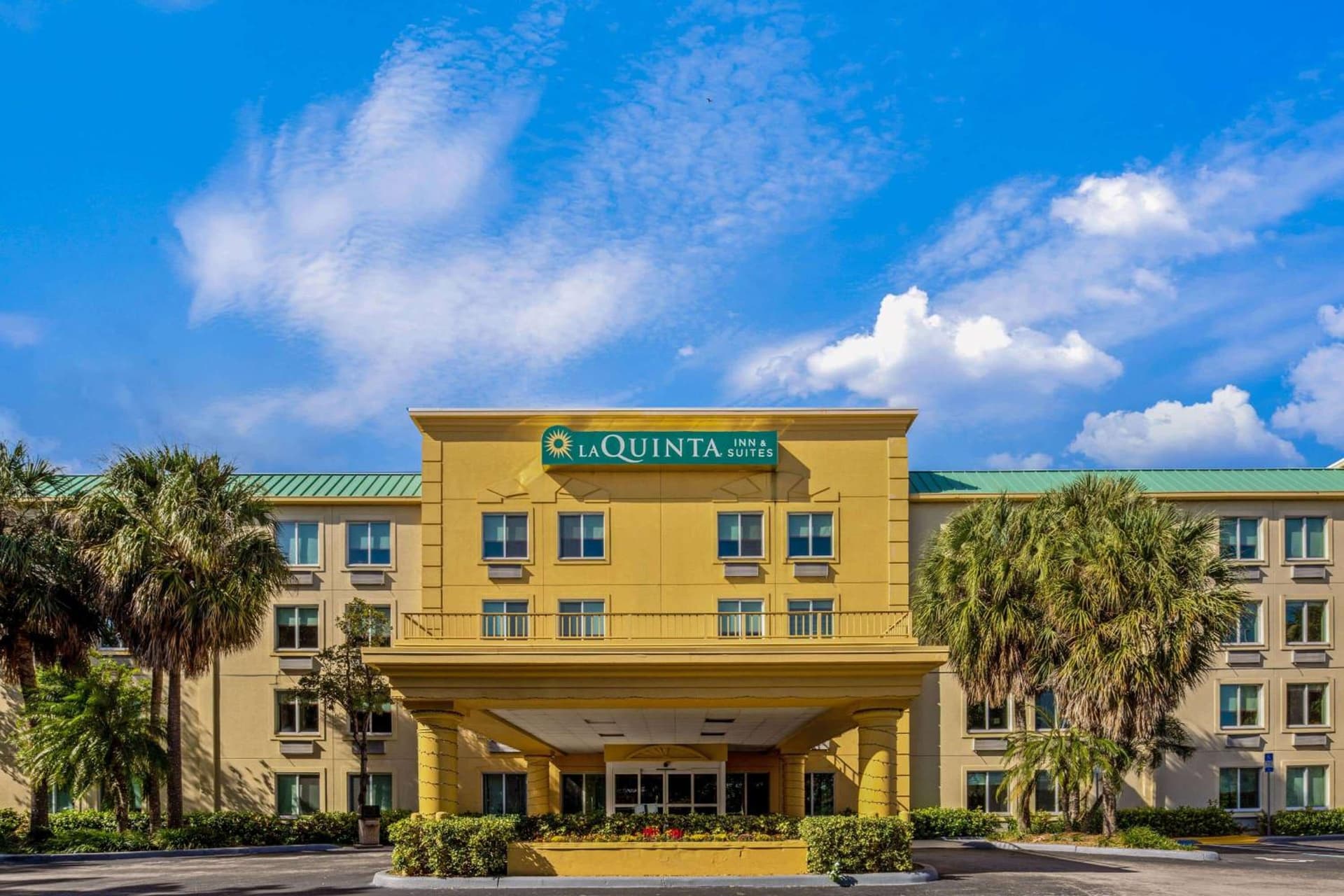 La Quinta by Wyndham Miami Cutler Bay featured exterior or lobby in Cutler Ridge, FL — similar hotel