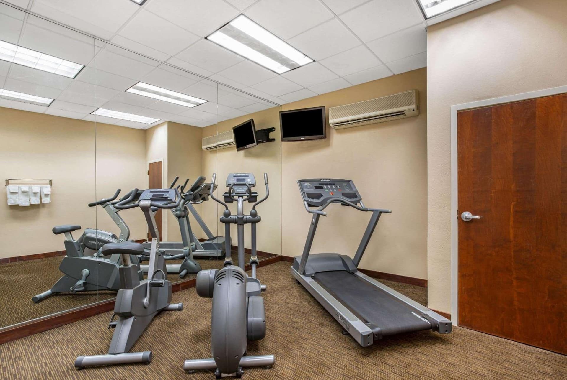 La Quinta by Wyndham New Haven gallery photo in New Haven, CT — image 12