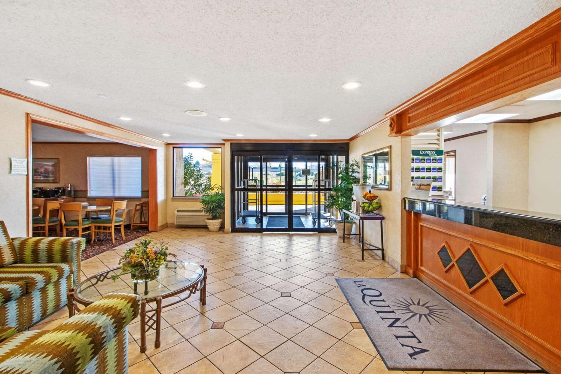 La Quinta by Wyndham Albuquerque Journal Ctr NW property views in Albuquerque, NM — gallery photo 3