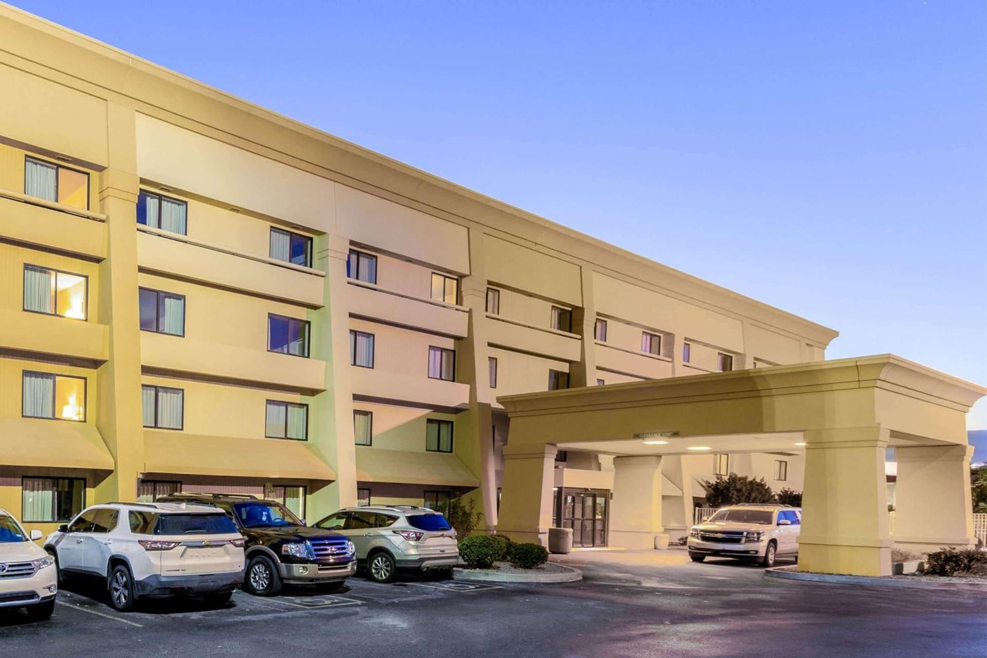 La Quinta Inn & Suites by Wyndham Las Cruces Organ Mountain gallery photo in Las Cruces, NM — image 21