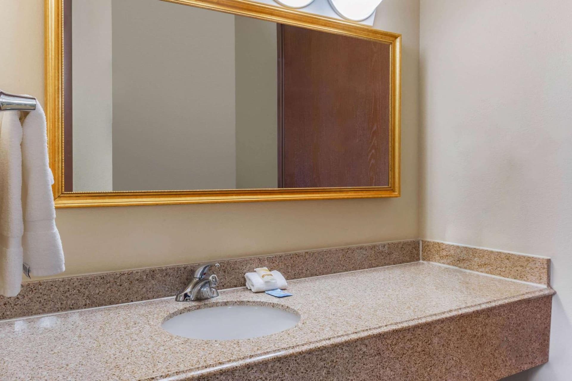 La Quinta Inn & Suites by Wyndham Las Cruces Organ Mountain gallery photo in Las Cruces, NM — image 16