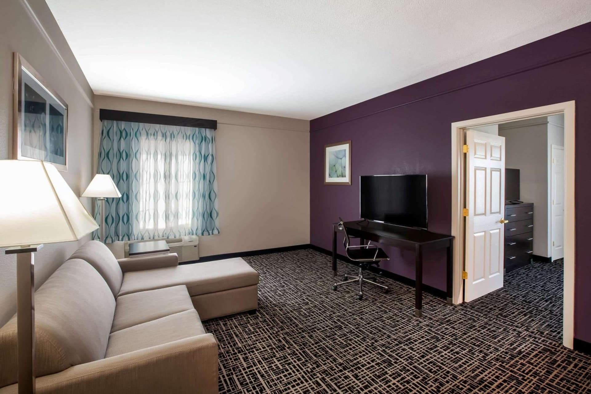 La Quinta by Wyndham Lubbock North interior in Lubbock, TX — gallery photo 2