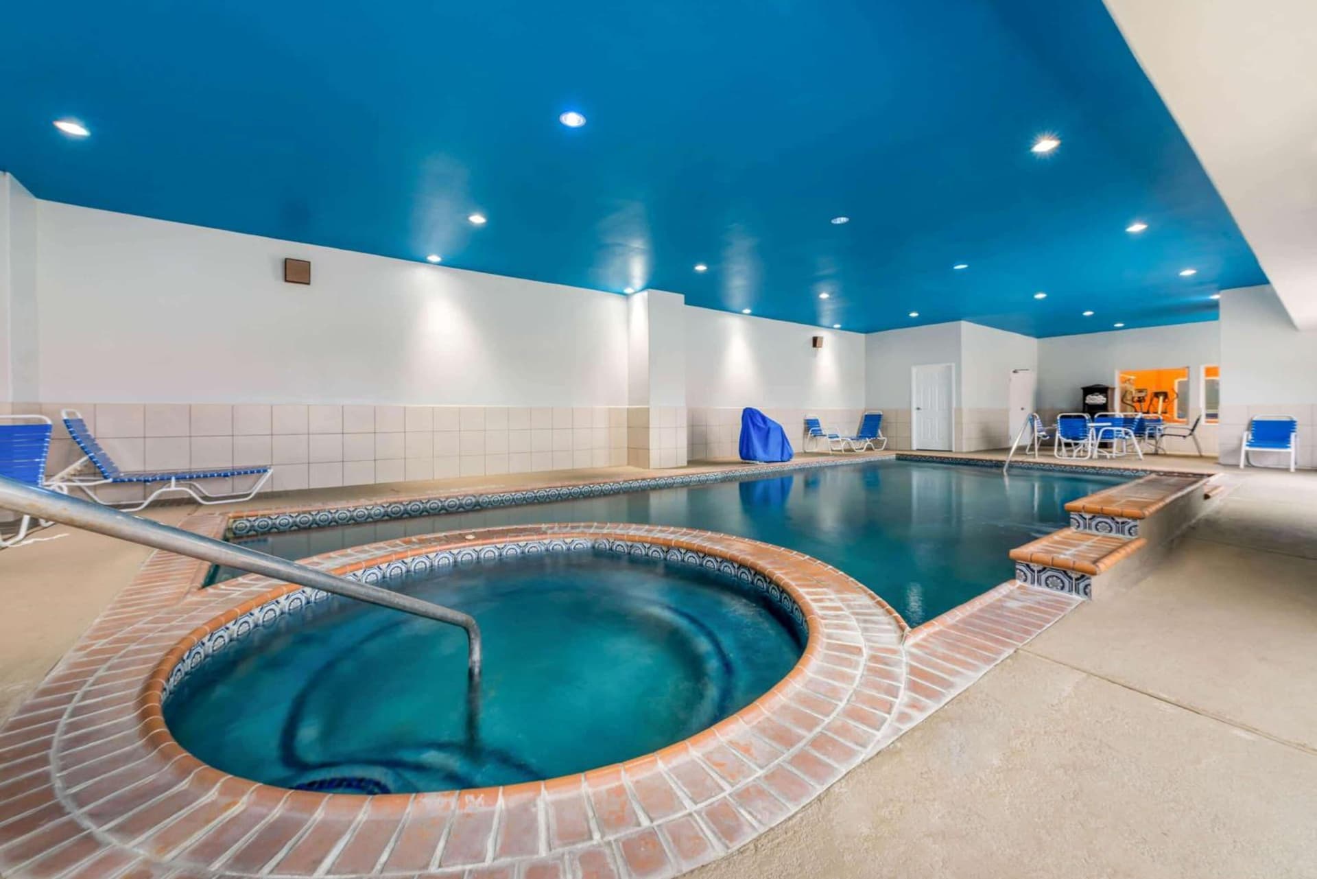 La Quinta by Wyndham Orange gallery photo in Orange, TX — image 9