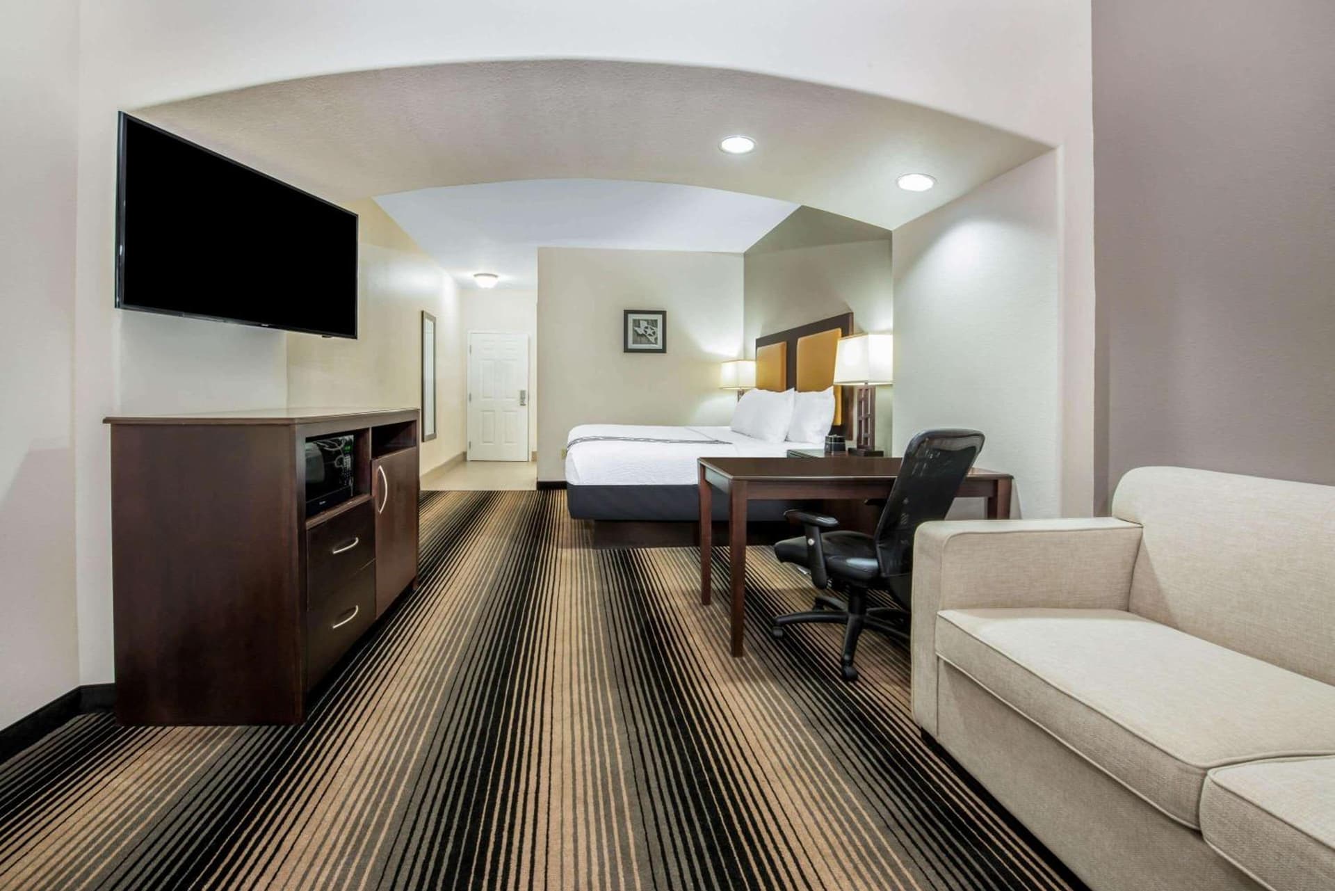 La Quinta by Wyndham Orange gallery photo in Orange, TX — image 34