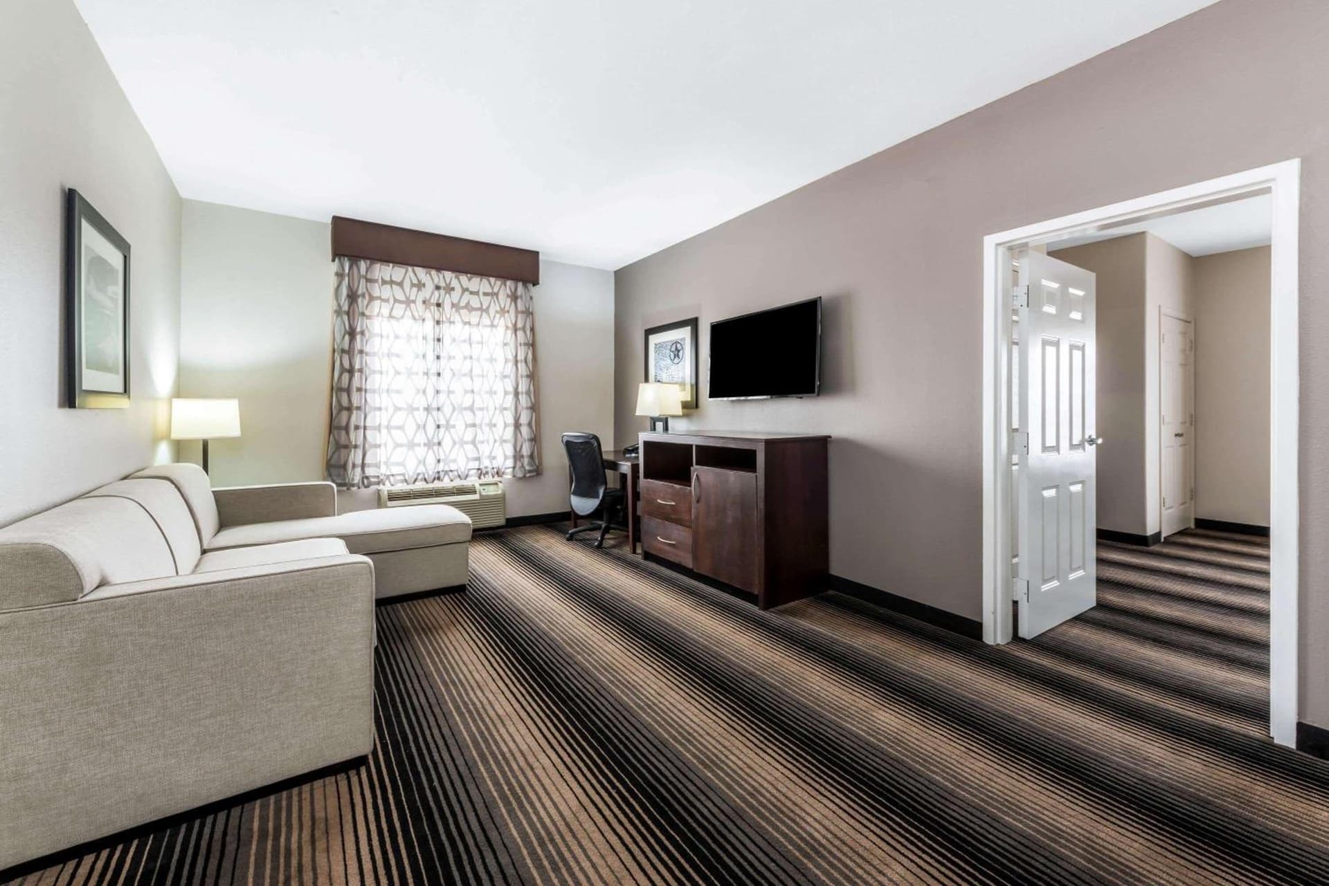 La Quinta by Wyndham Orange gallery photo in Orange, TX — image 30