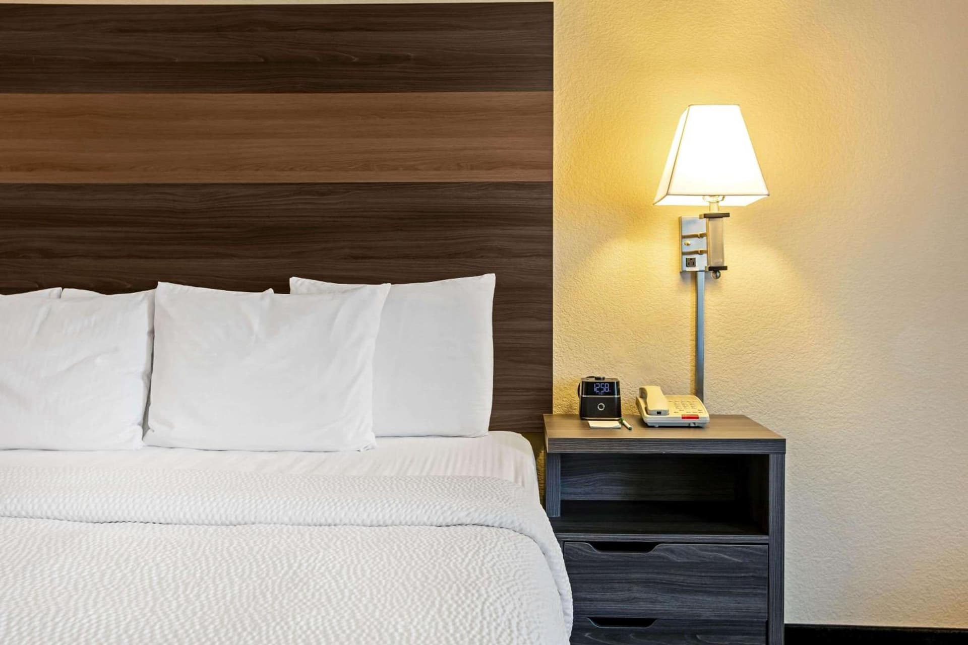 La Quinta by Wyndham Garland Harbor Point gallery photo in Garland, TX — image 42