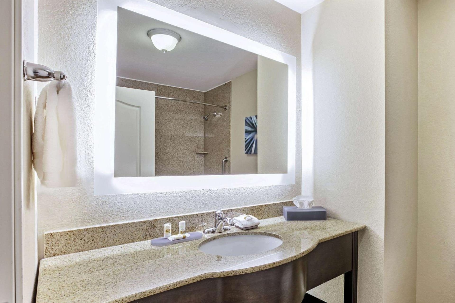 La Quinta by Wyndham Garland Harbor Point gallery photo in Garland, TX — image 25