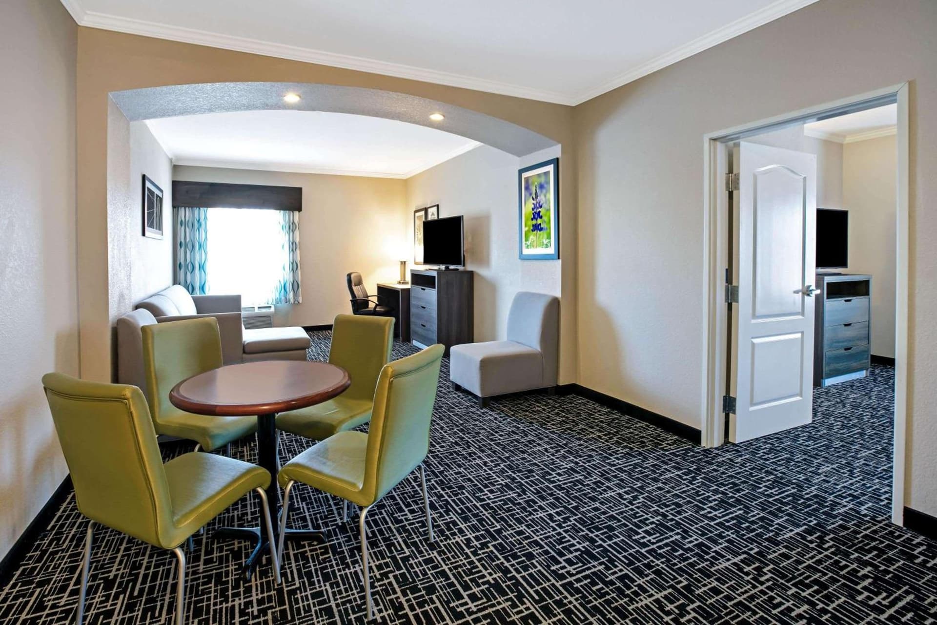 La Quinta by Wyndham Garland Harbor Point gallery photo in Garland, TX — image 4