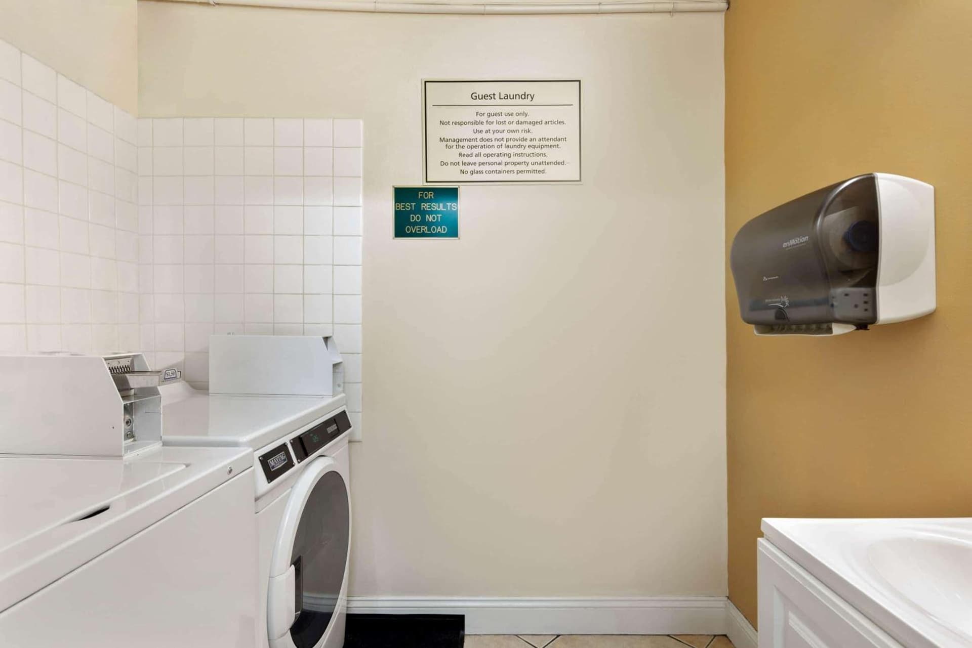 La Quinta Inn by Wyndham Berkeley interior in Berkeley, CA — gallery photo 2